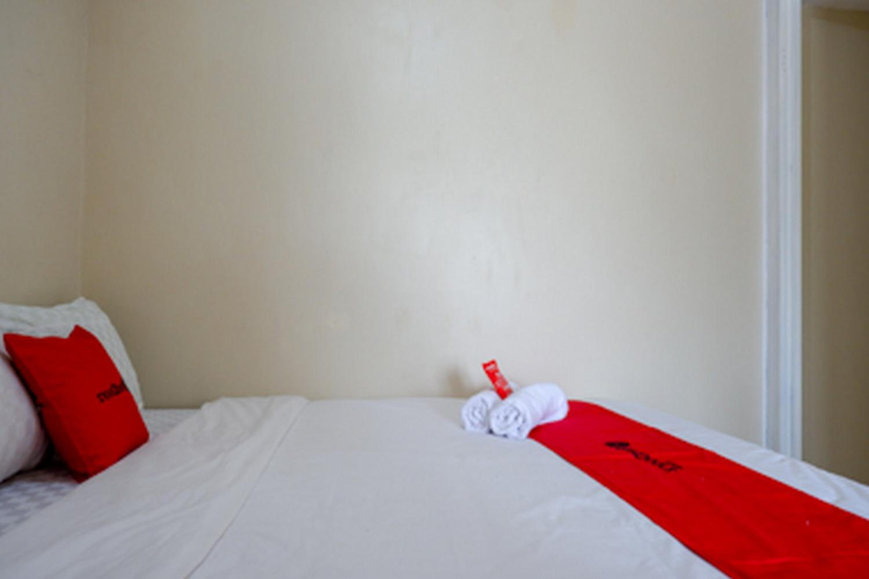 Double Room - Photo 6