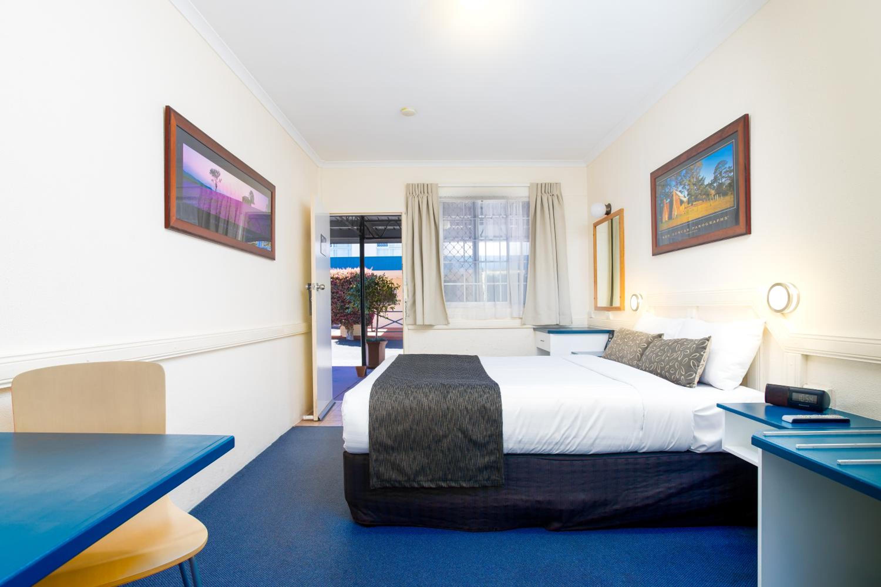 Standard Queen Room