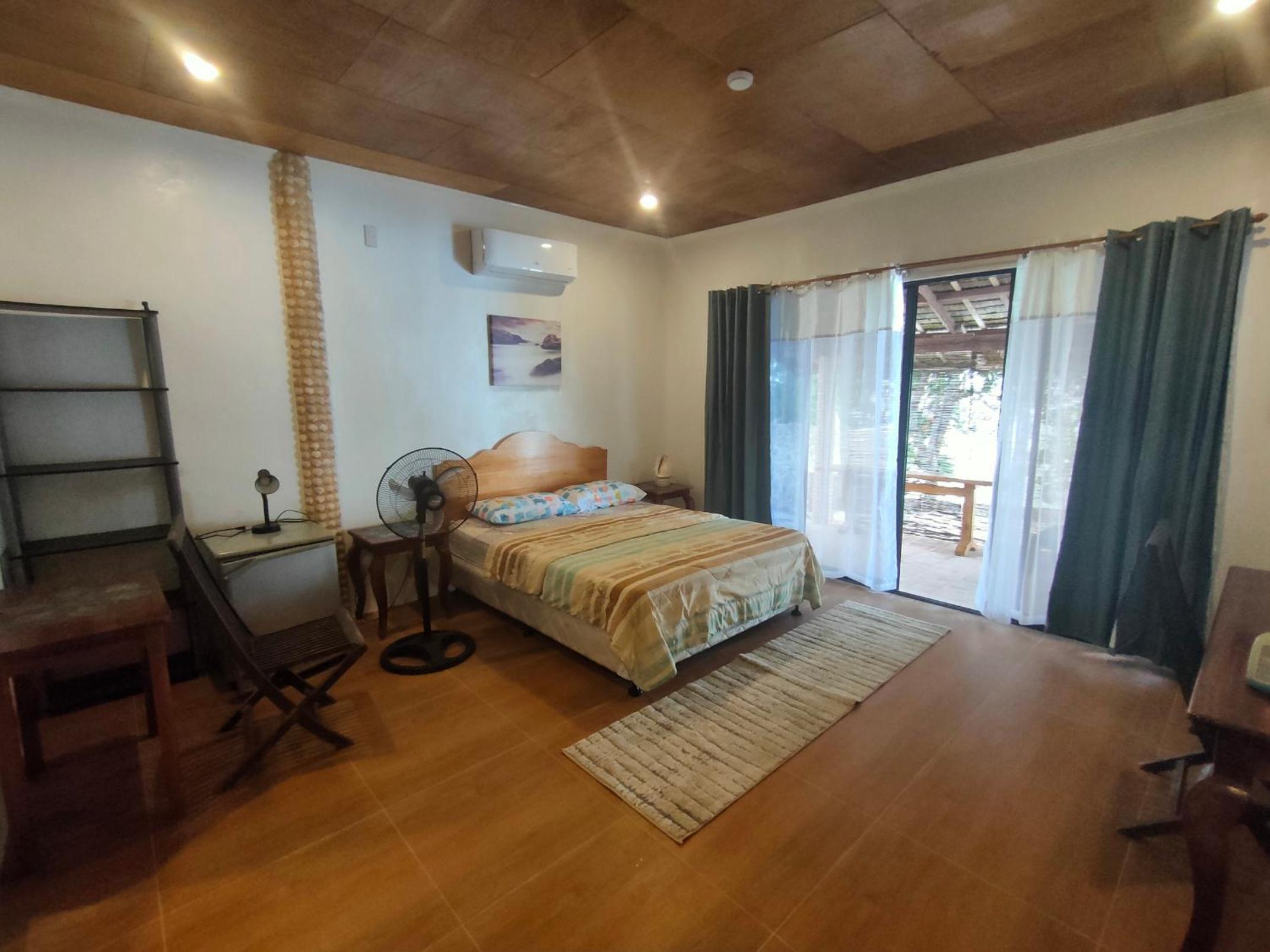 Deluxe Double Room with Balcony and Sea View