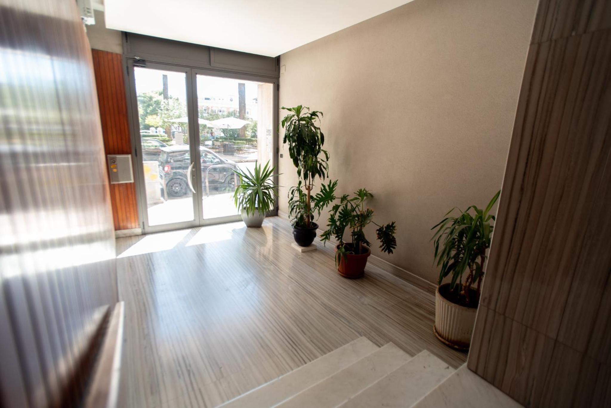 King Room with Balcony - Photo 28
