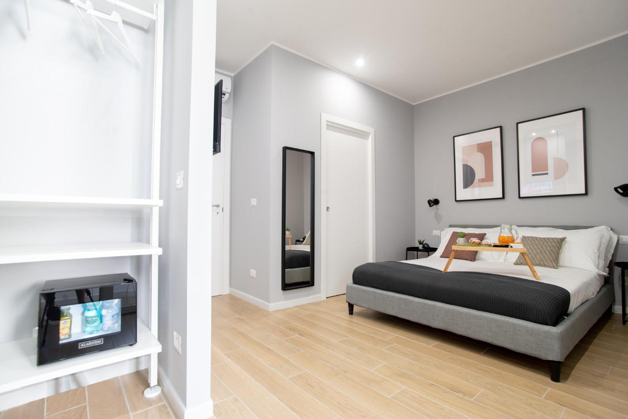 Double Room with Balcony - Photo 5