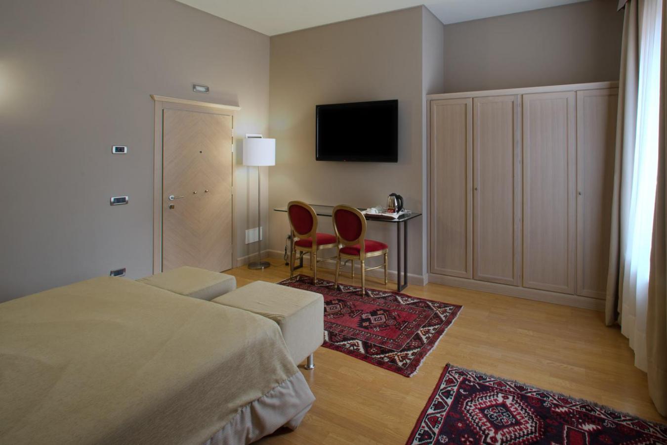 Deluxe Double or Twin Room