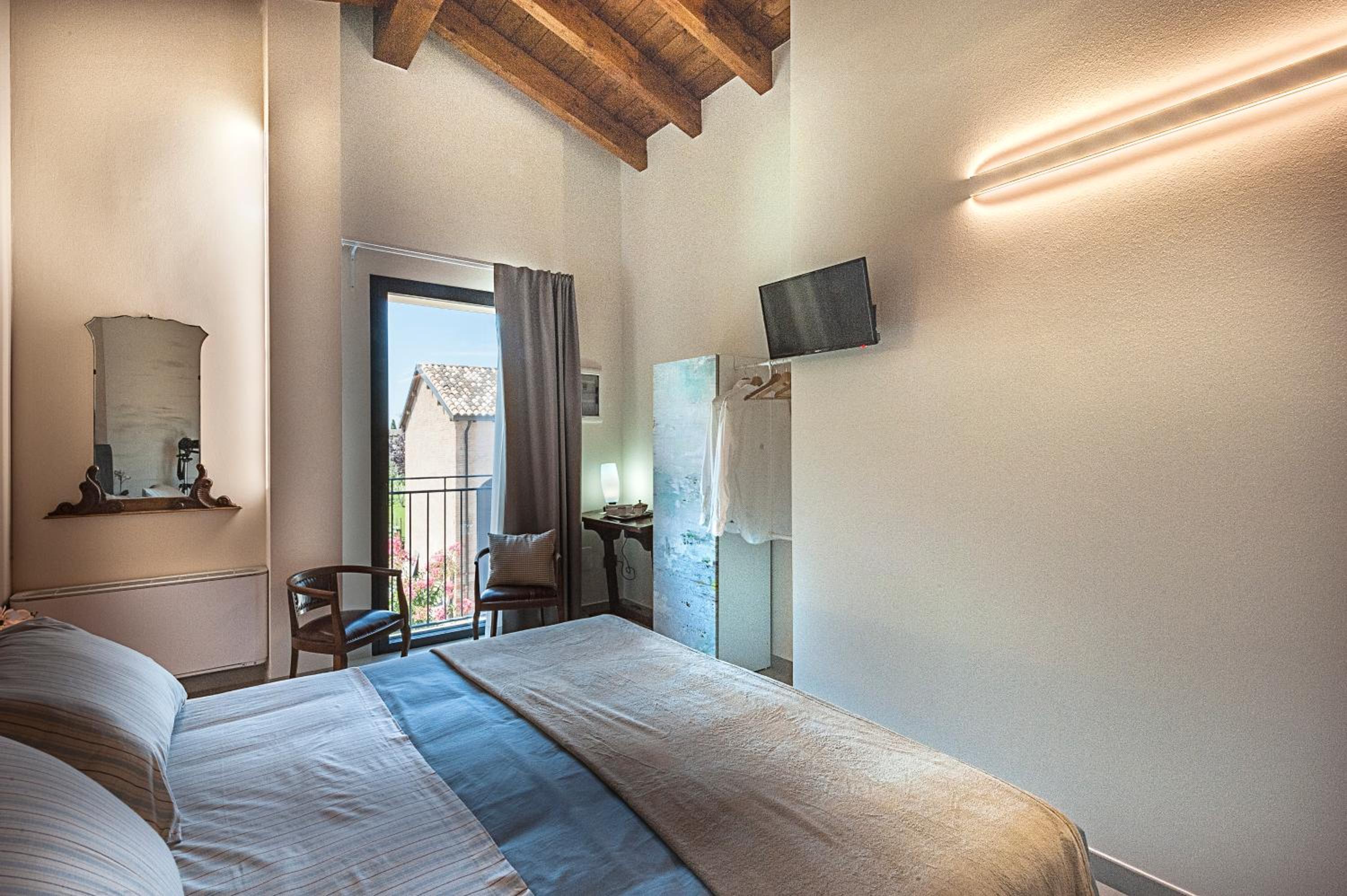 Superior Double or Twin Room - Photo 2