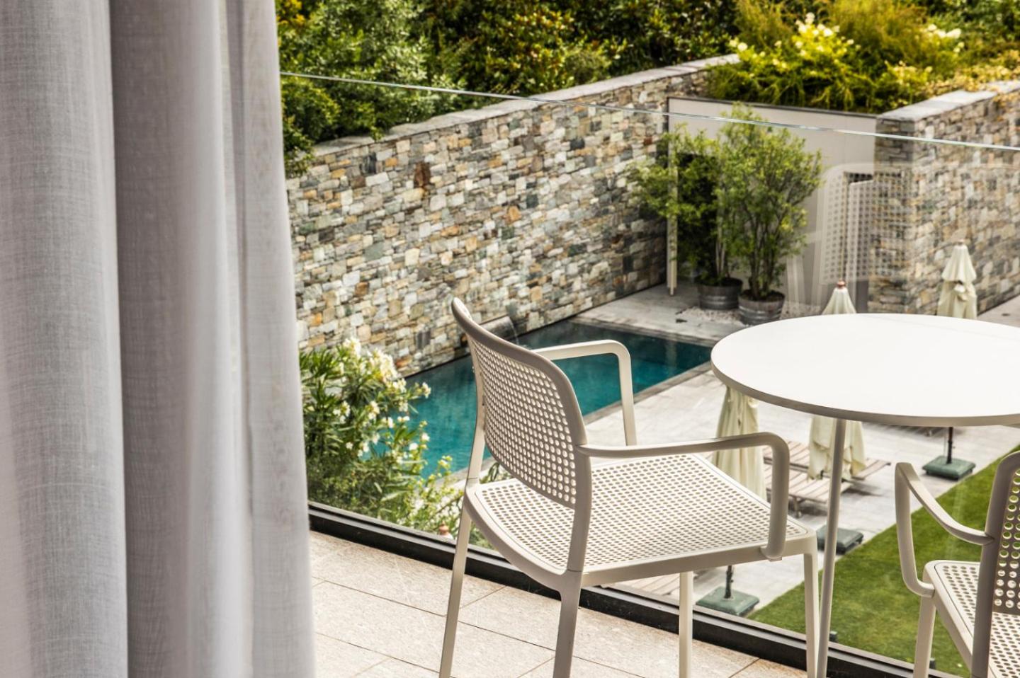 Deluxe Double or Twin Room with Lake View - Photo 7