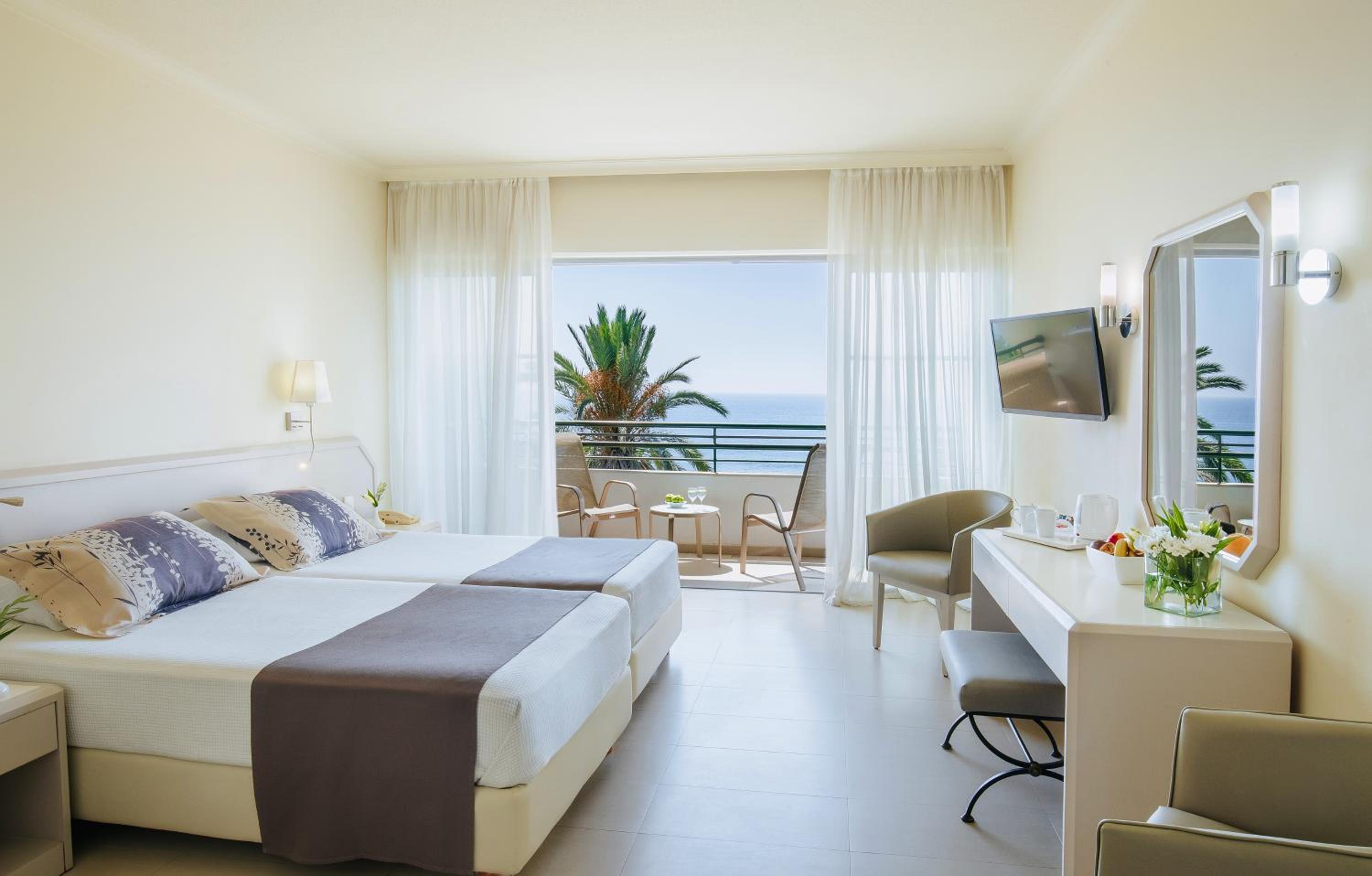 Double Room With Sea View - Photo 1