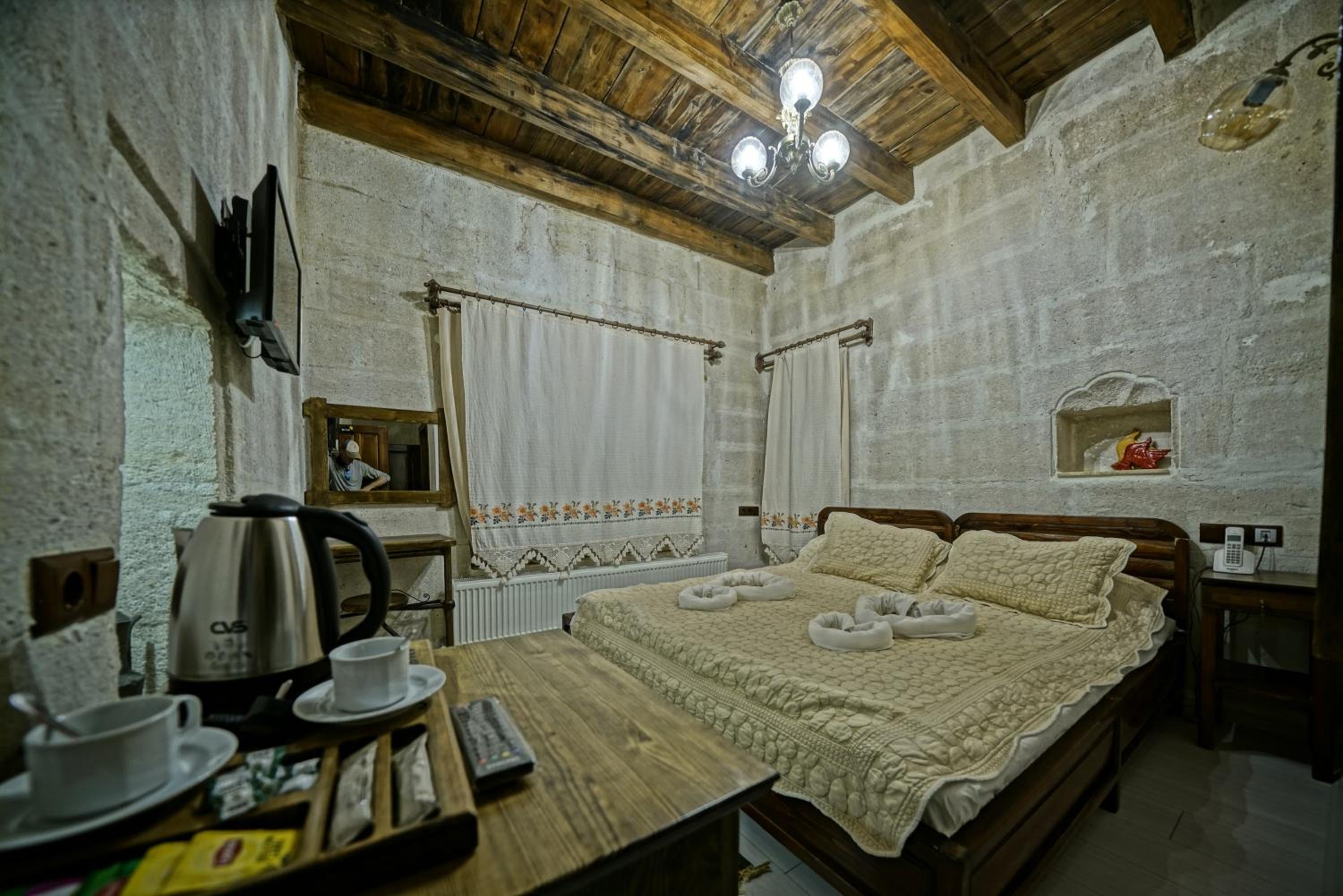 Double Room with Mountain View - Photo 3