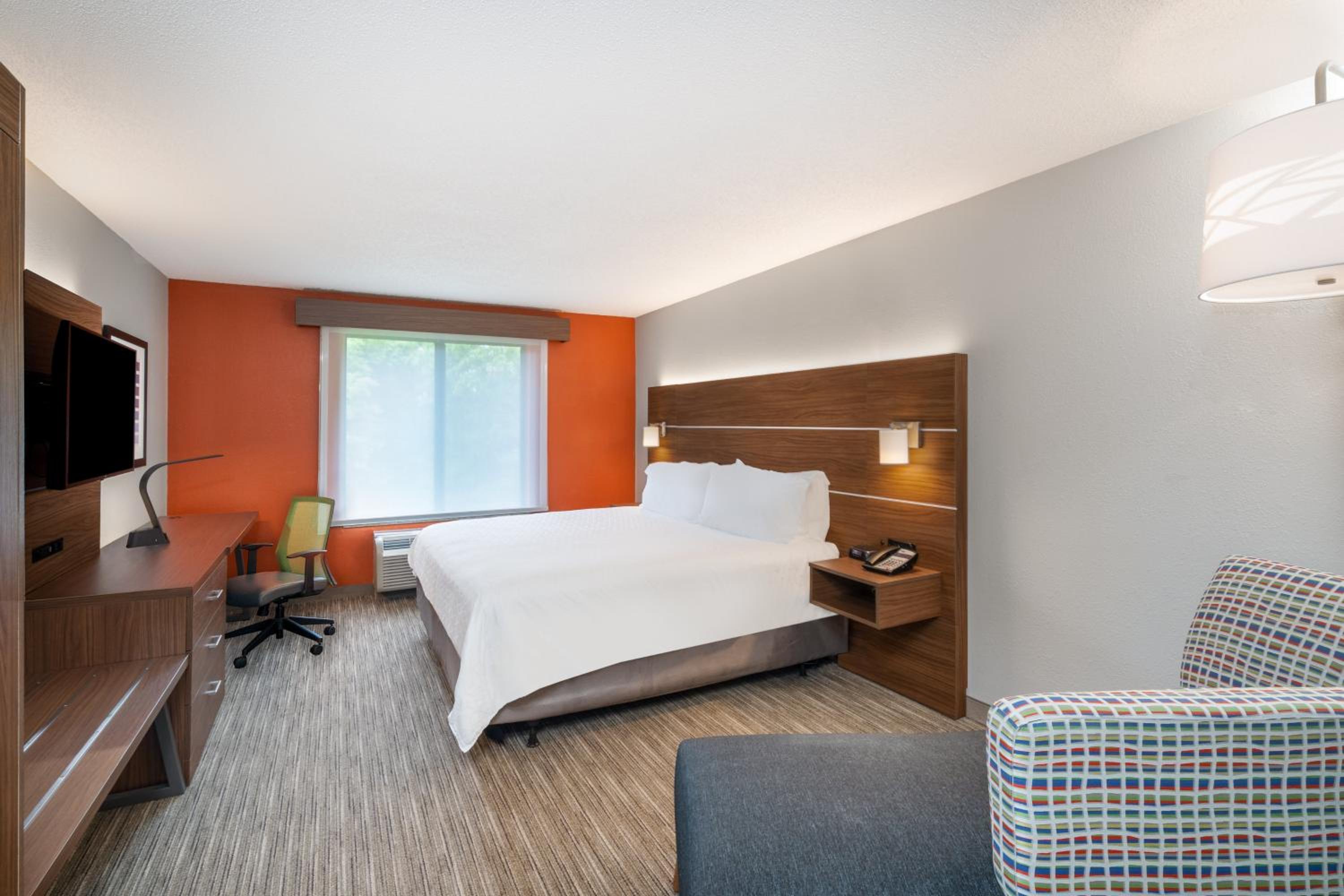 King Suite with Sofa Bed photo 1
