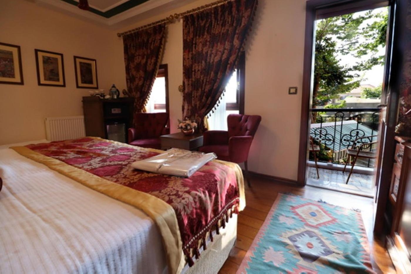 Double Room with Balcony photo 2