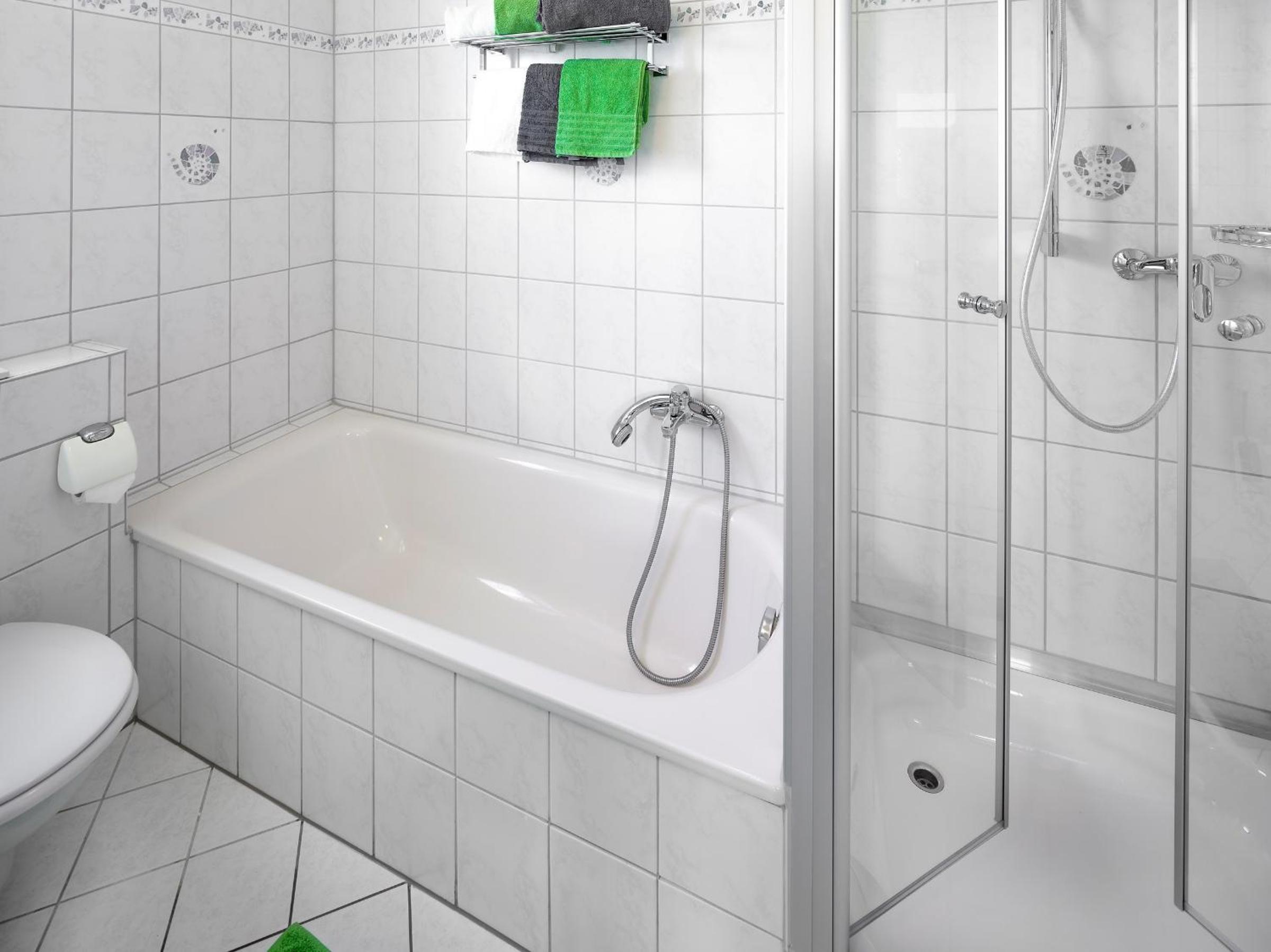 Two-Bedroom Deluxe Apartment with Garden View photo 2