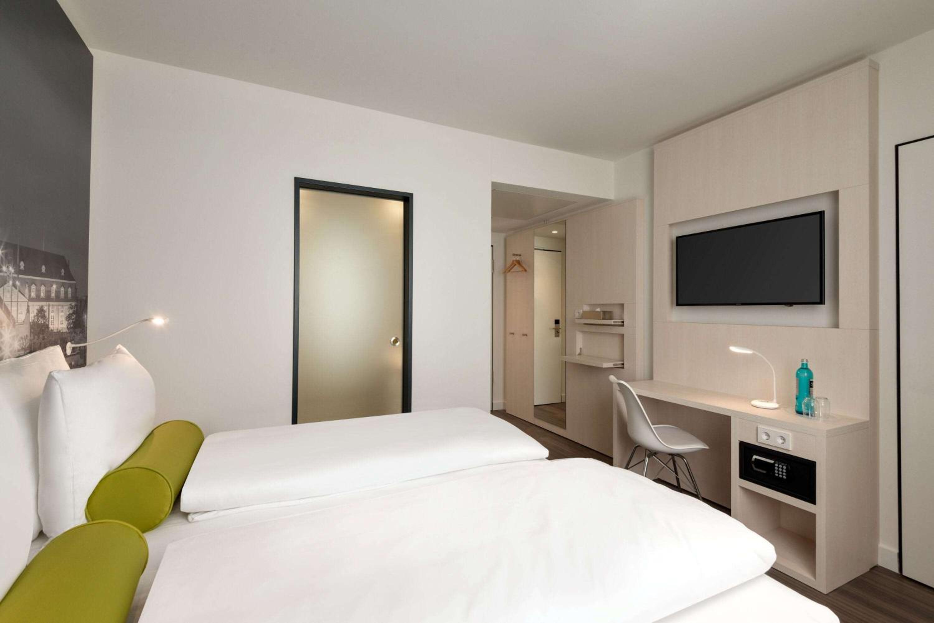 Standard Double Room - Photo 4