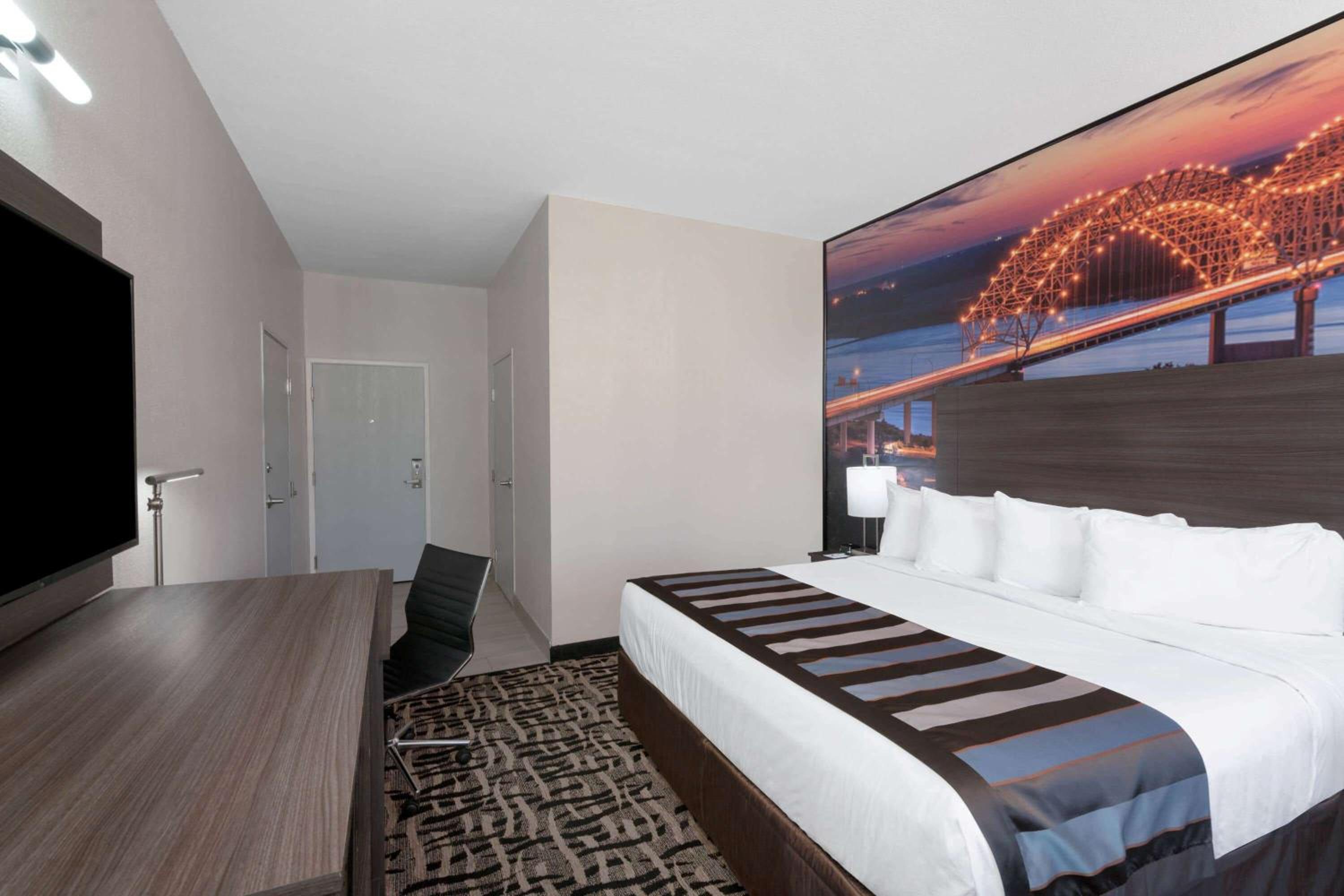 Superior King Room - Mobility Access/Non-Smoking - Photo 1