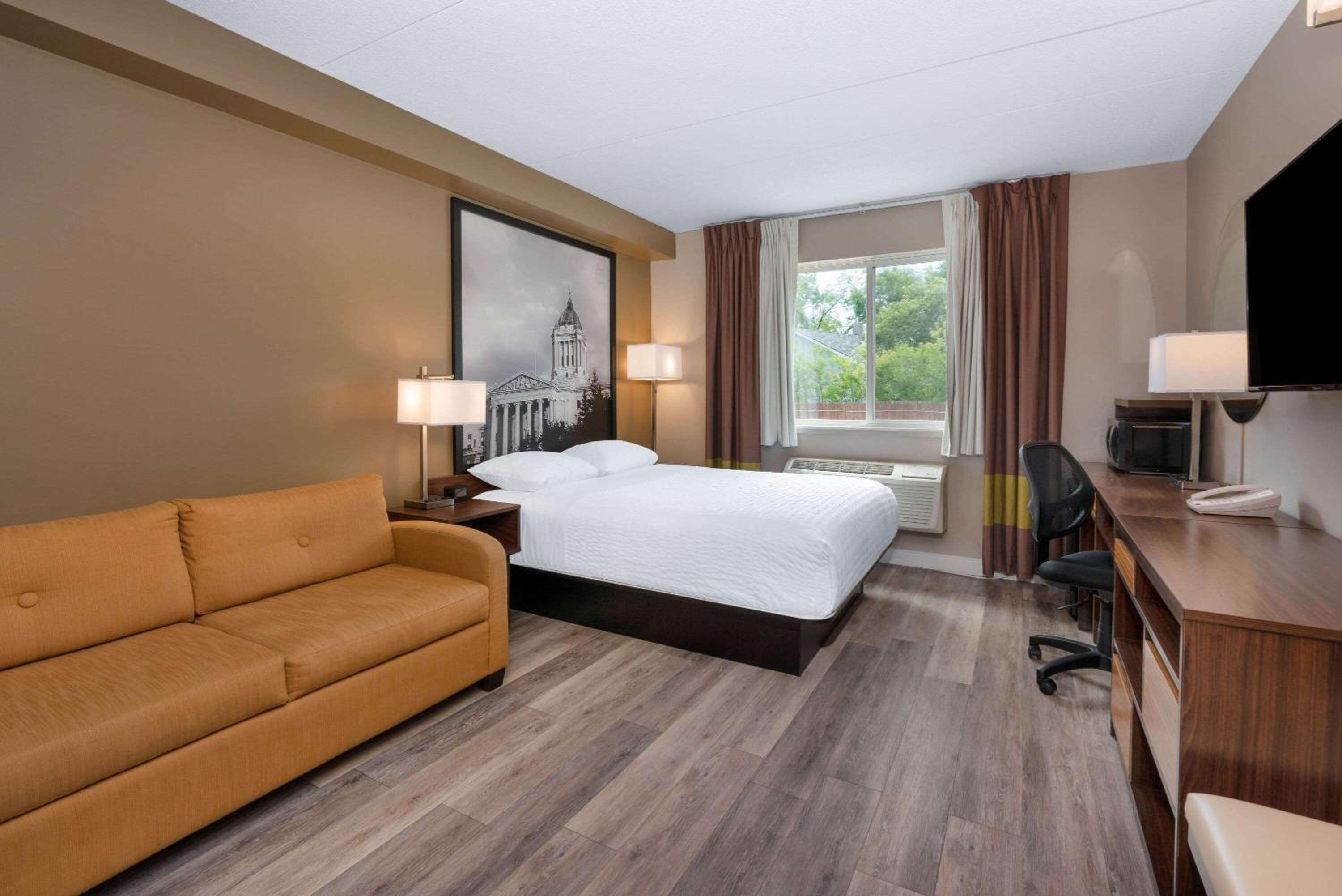 Business Queen Room - Non-Smoking