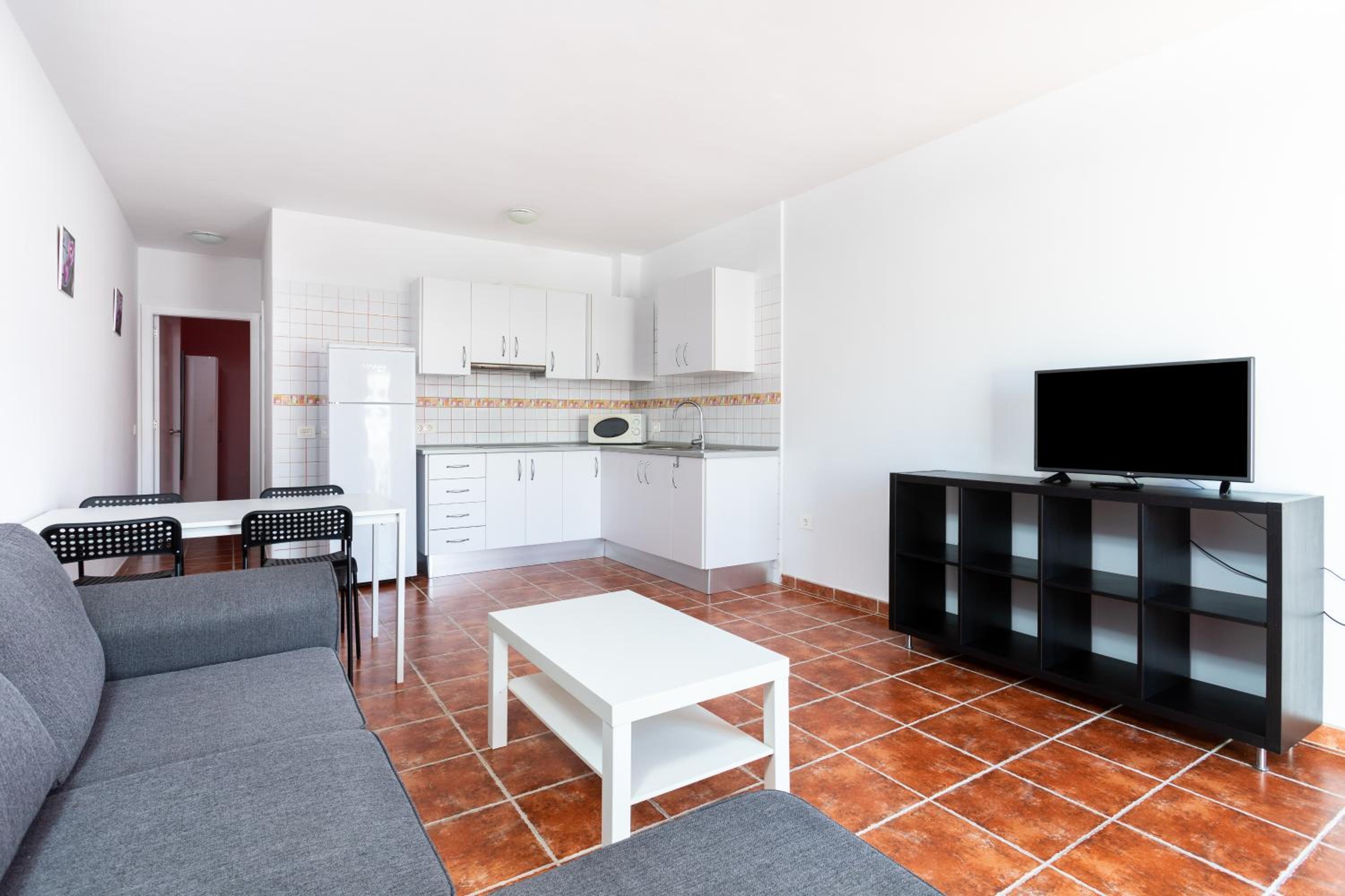One-Bedroom Apartment photo 2