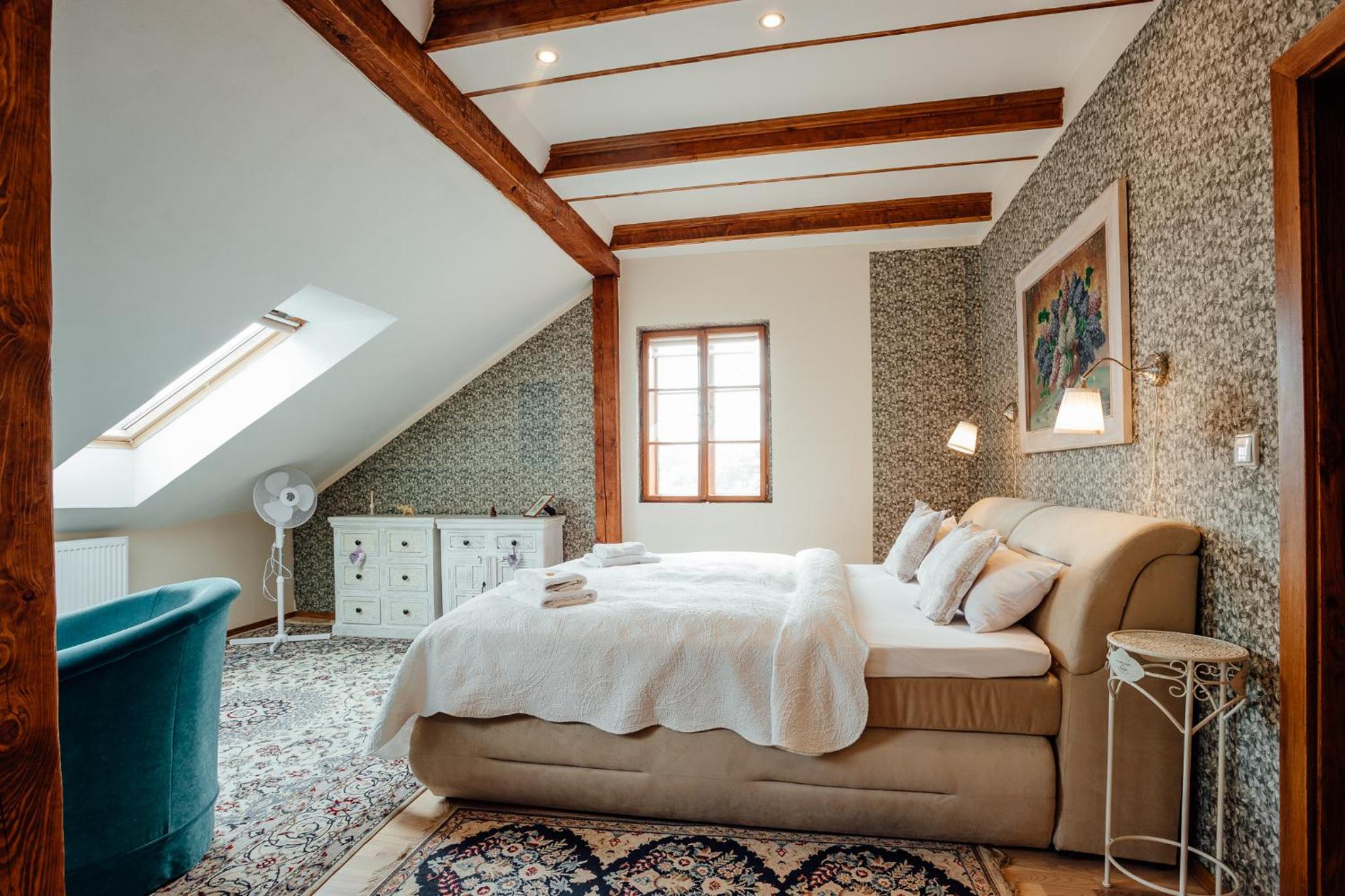 Deluxe Queen Room - Photo 3