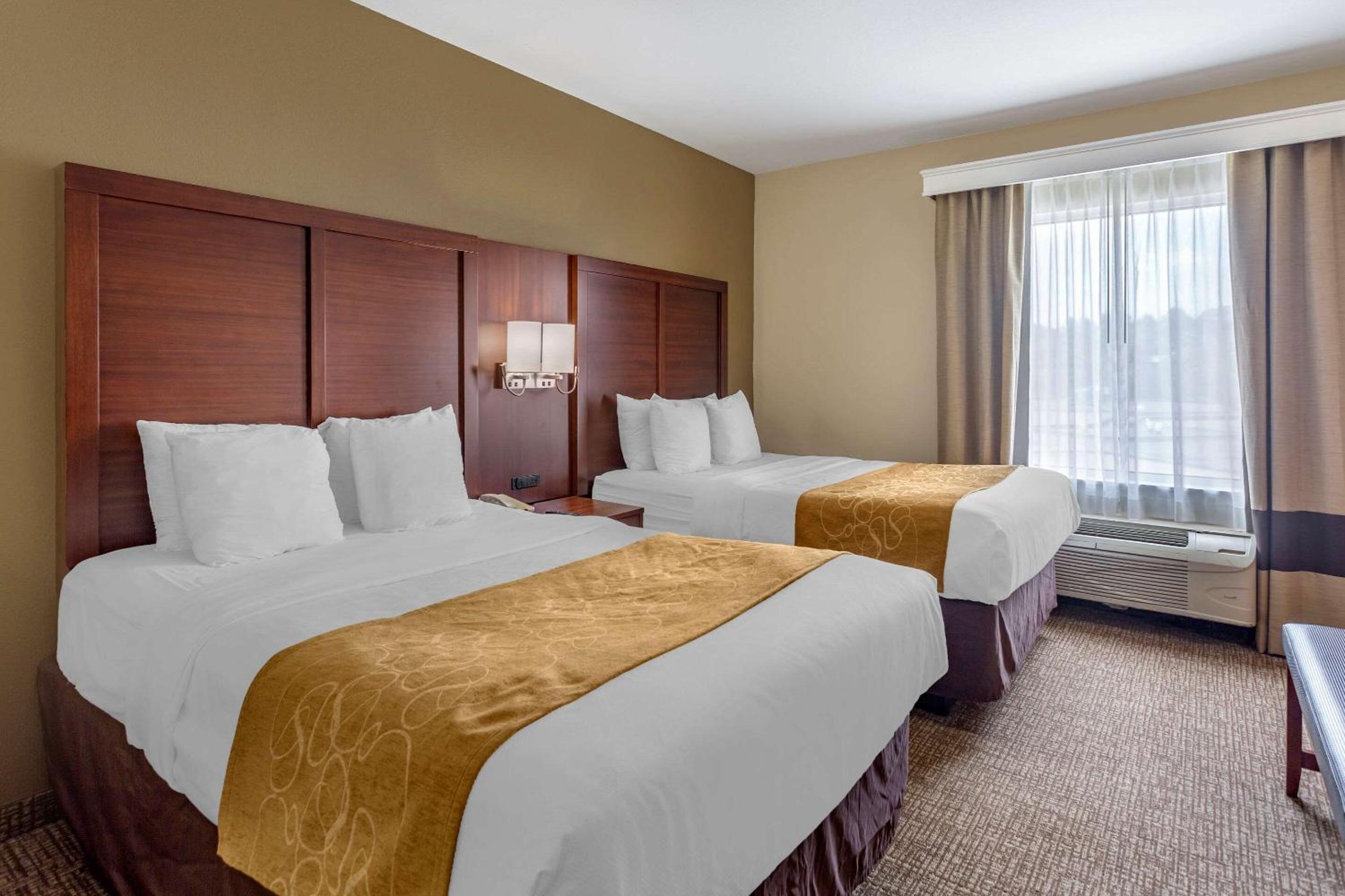 Double Suite with Two Double Beds - Non-Smoking - Photo 8