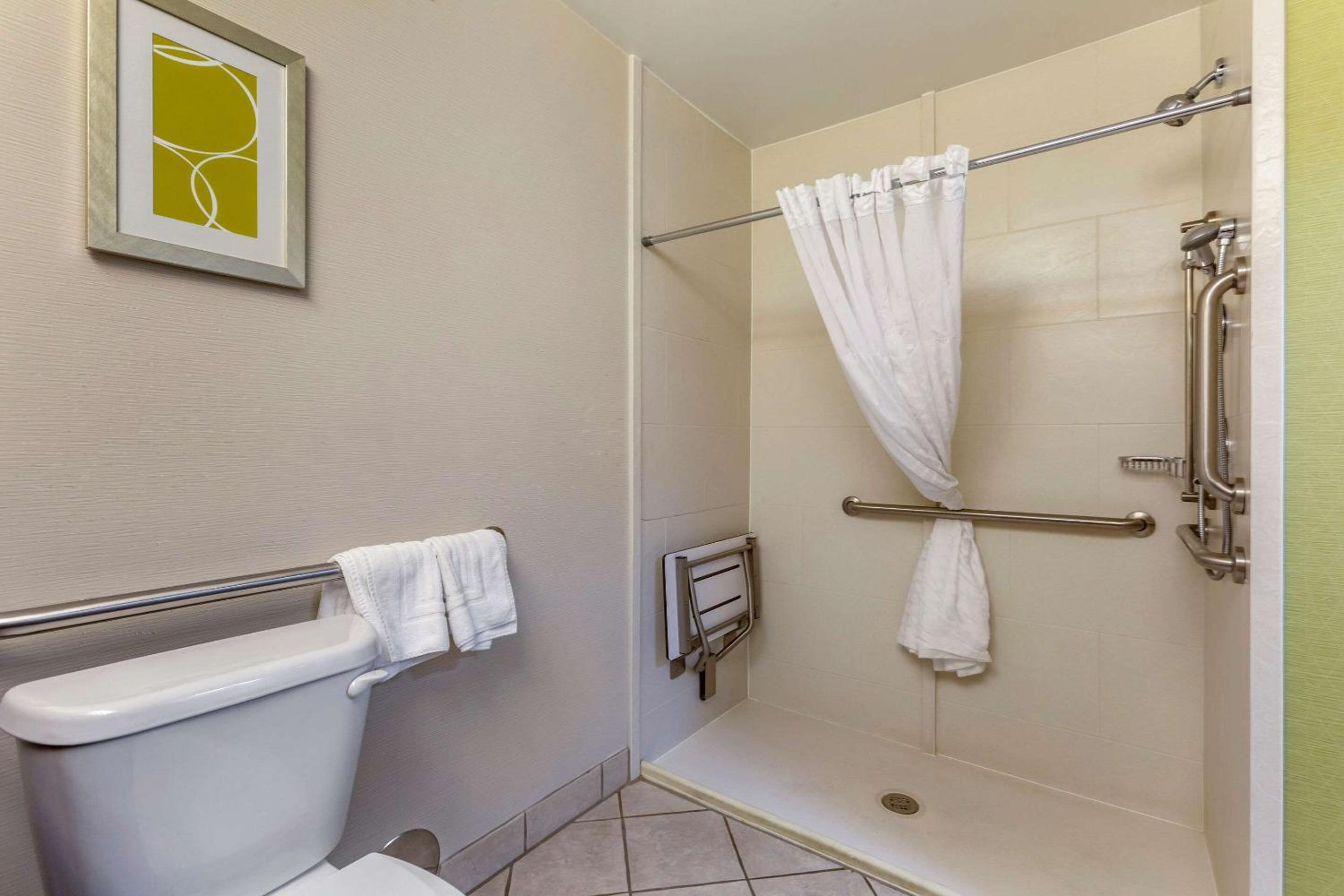 King Room - Disability Access/Non-Smoking - Photo 8