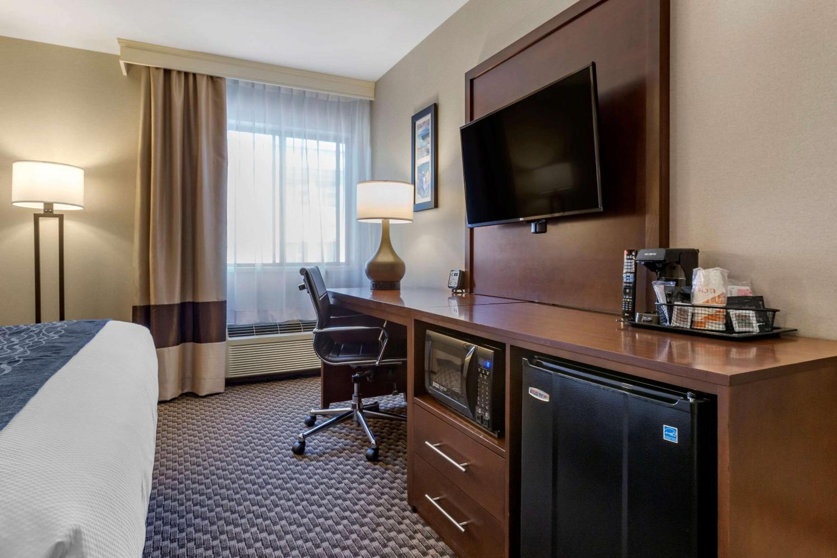 Queen Room - Accessible/Non-Smoking - Photo 1