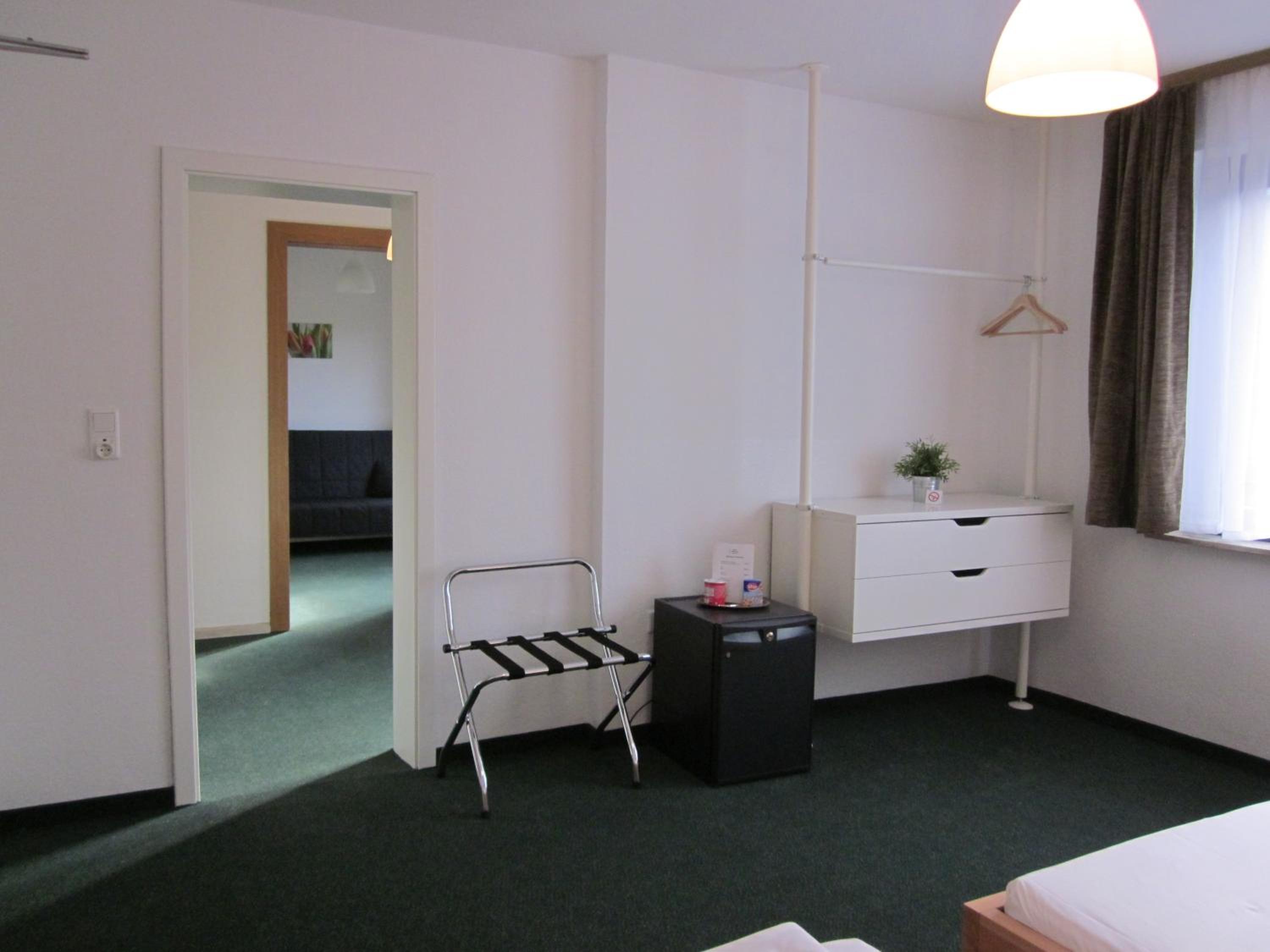 Suite - Photo 15