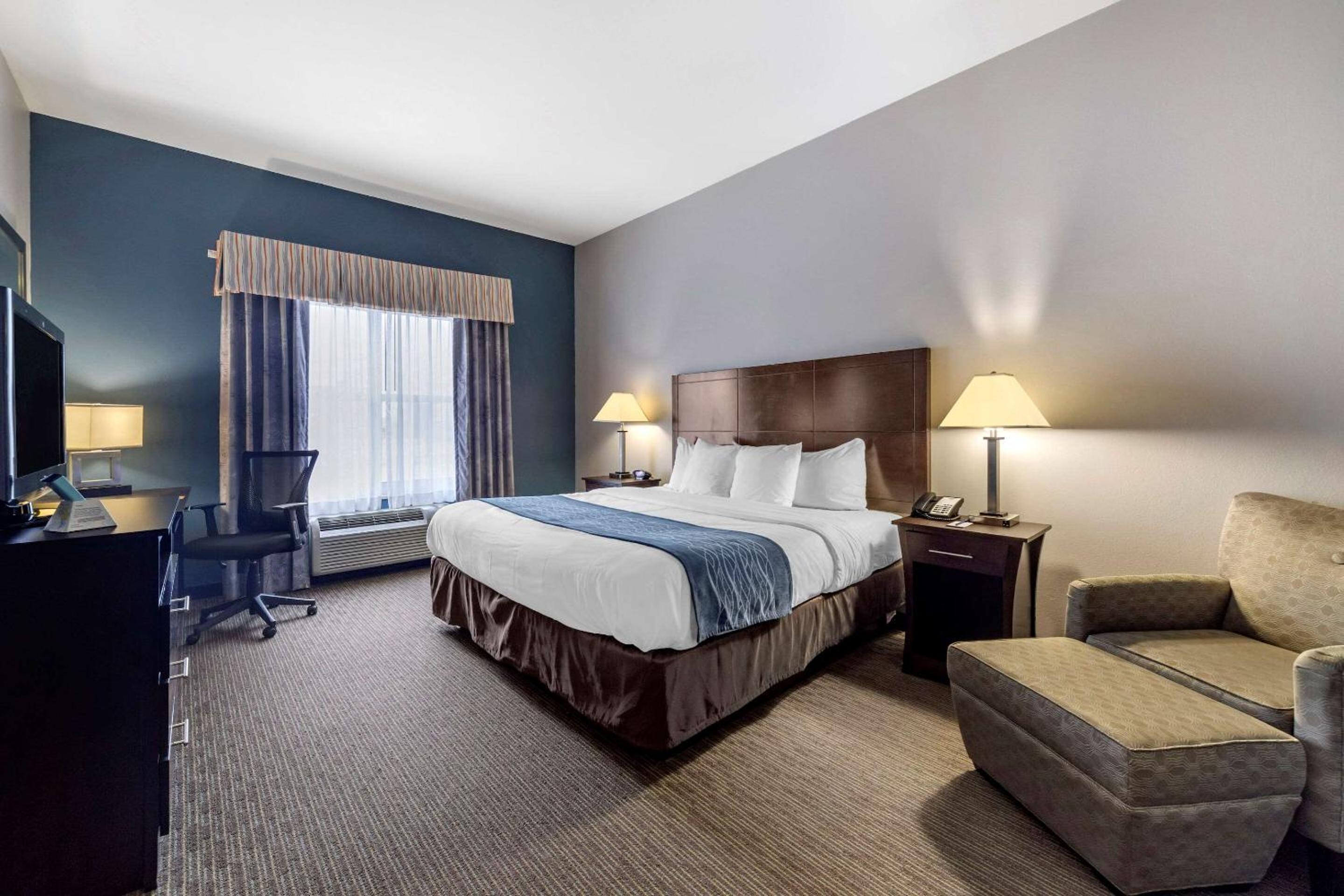 King Room - Non-Smoking - Photo 1