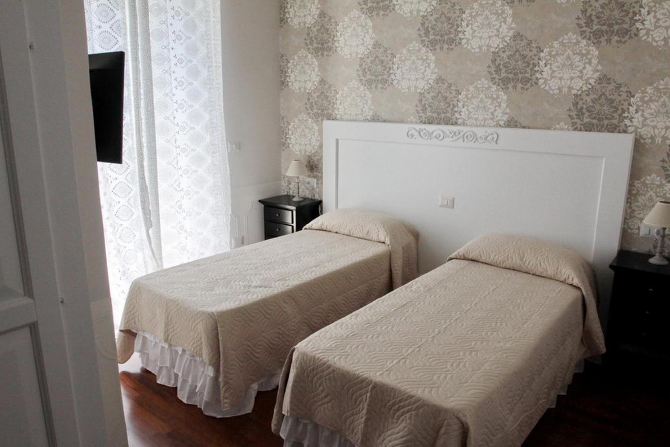 Deluxe Twin Room photo 1