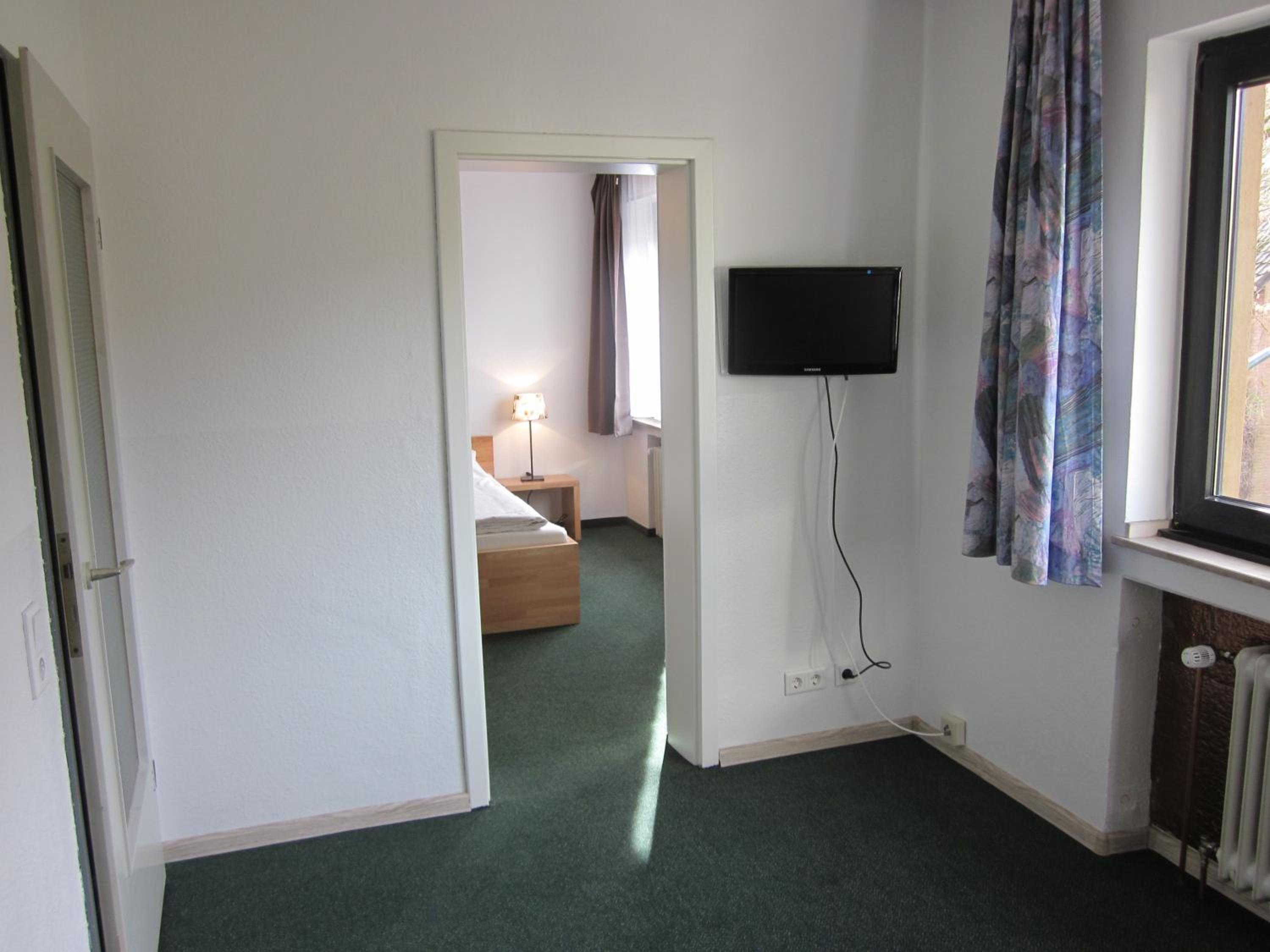 Suite - Photo 17
