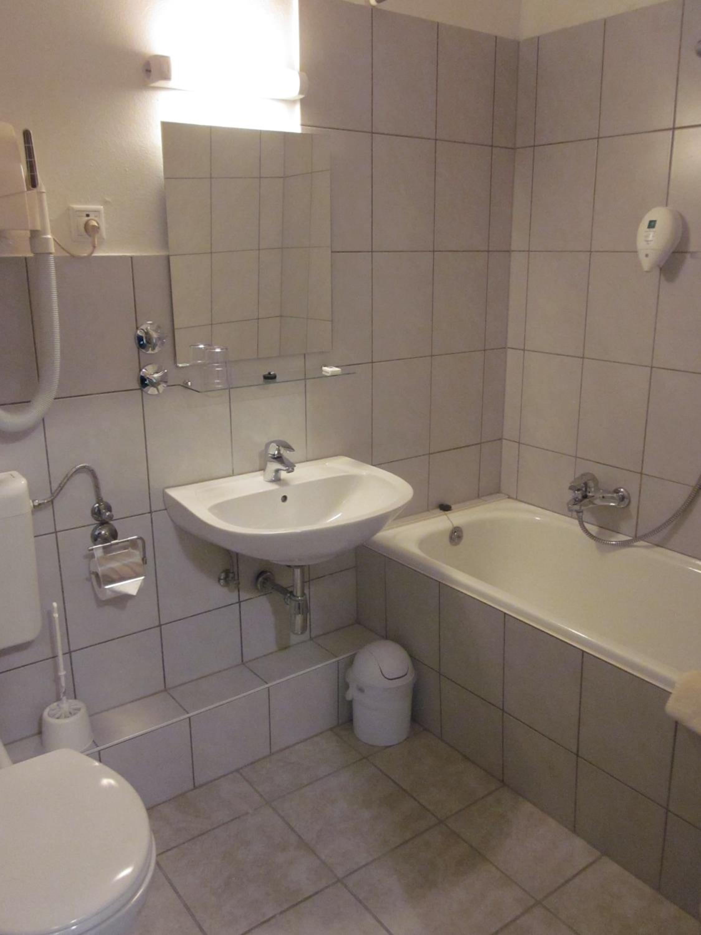 Suite - Photo 5