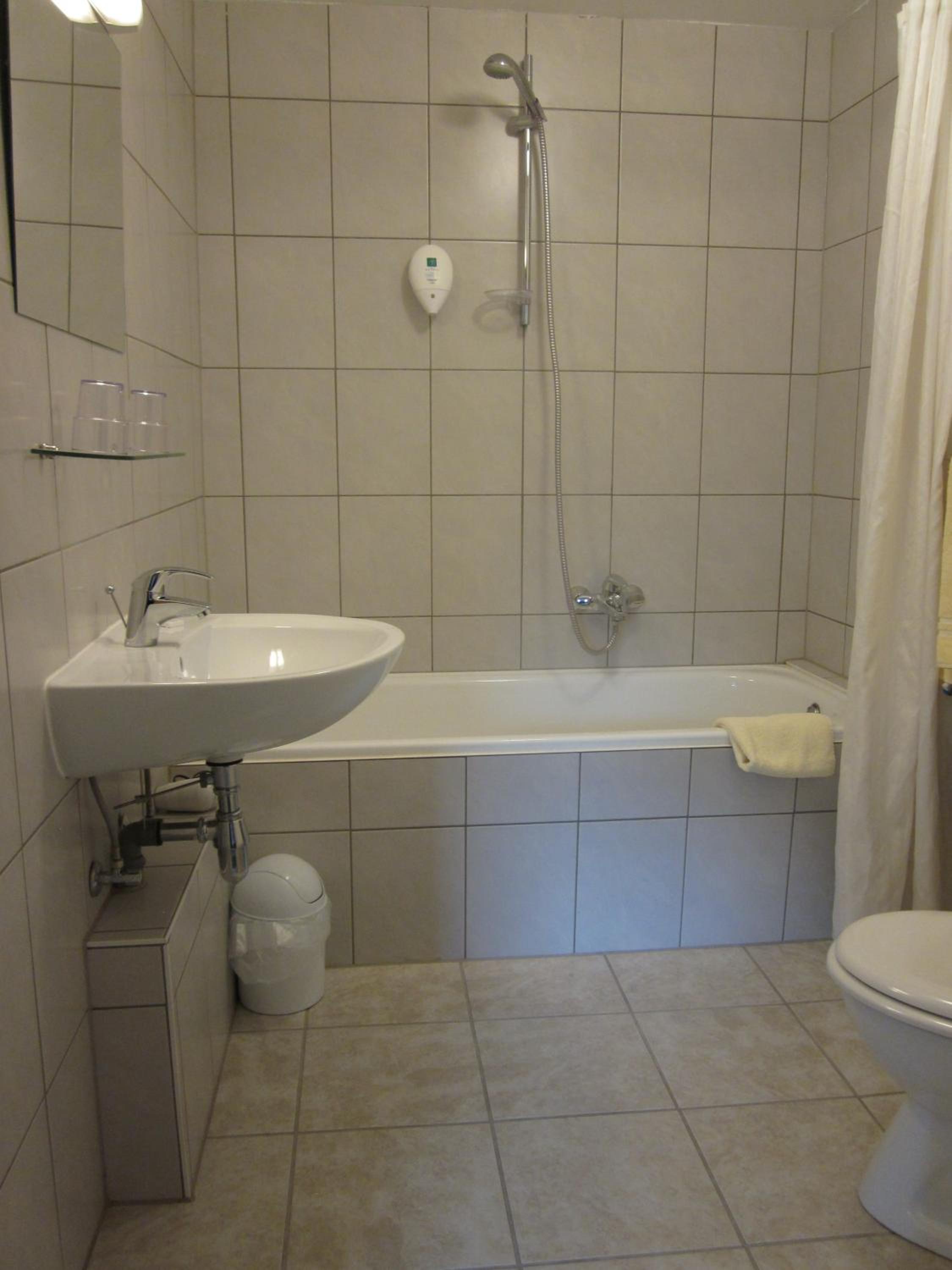 Suite - Photo 14