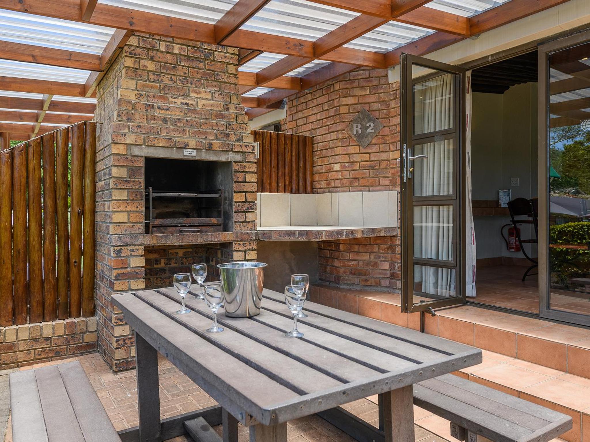 Three Bedroom Chalet with Patio photo 2