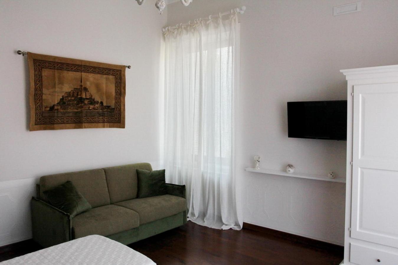 Large Double or Twin Room photo 1