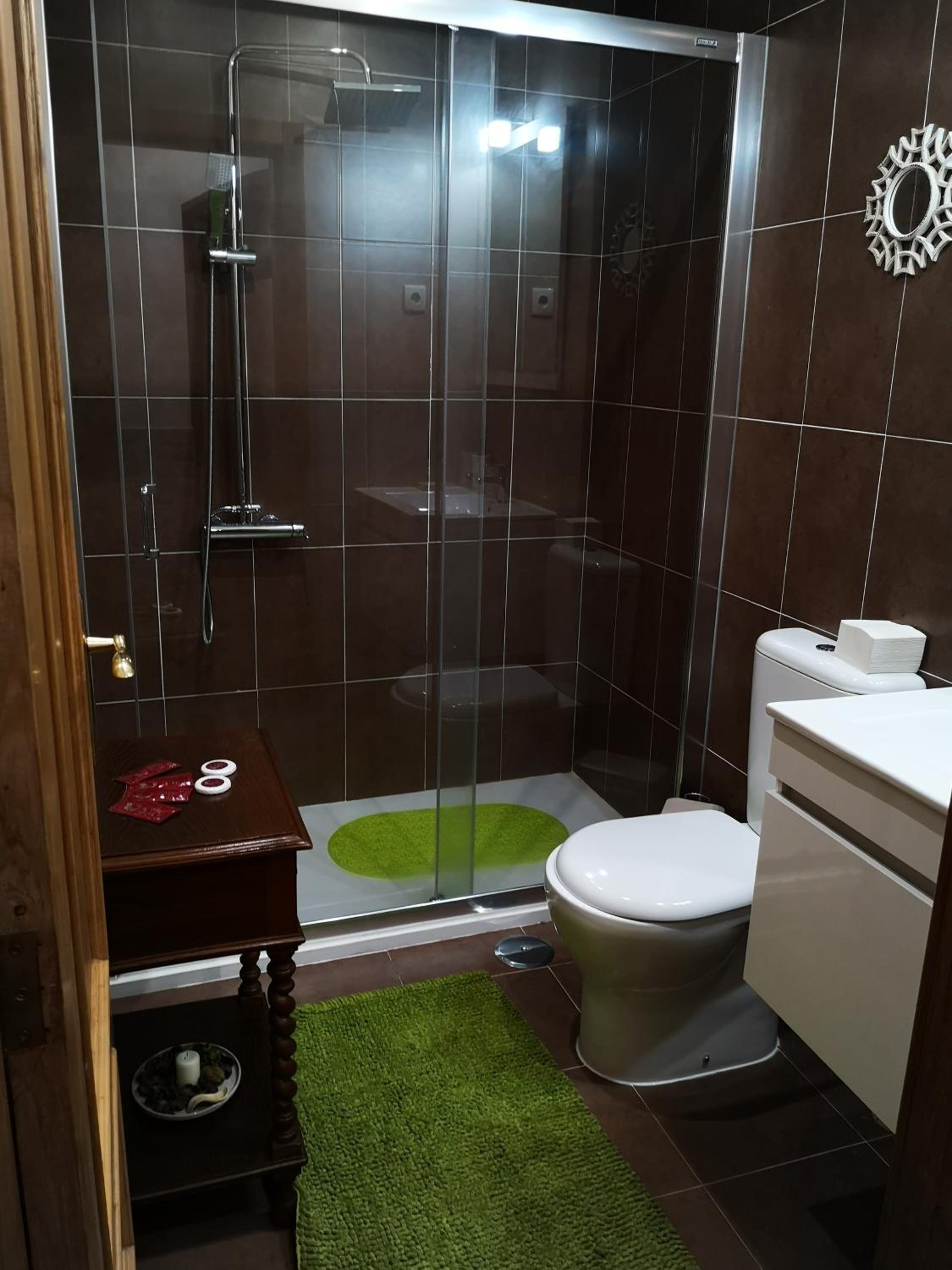 One-Bedroom Apartment - Photo 29