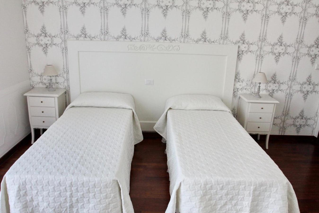 Large Double or Twin Room photo 3