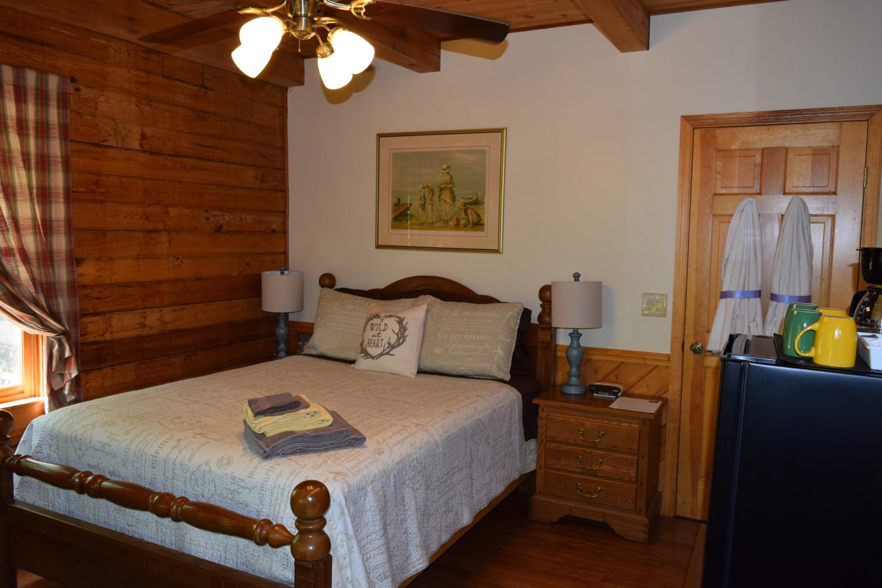 Double Room with Shared Bathroom photo 1