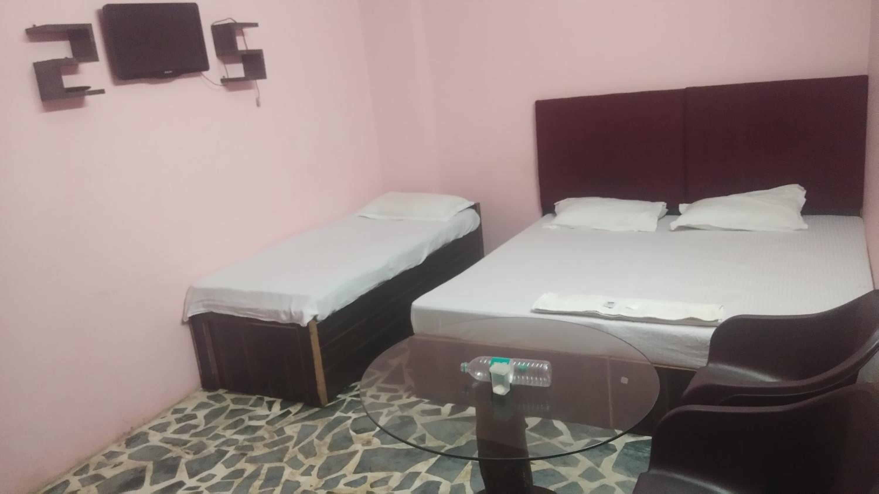 Budget Triple Room photo 2