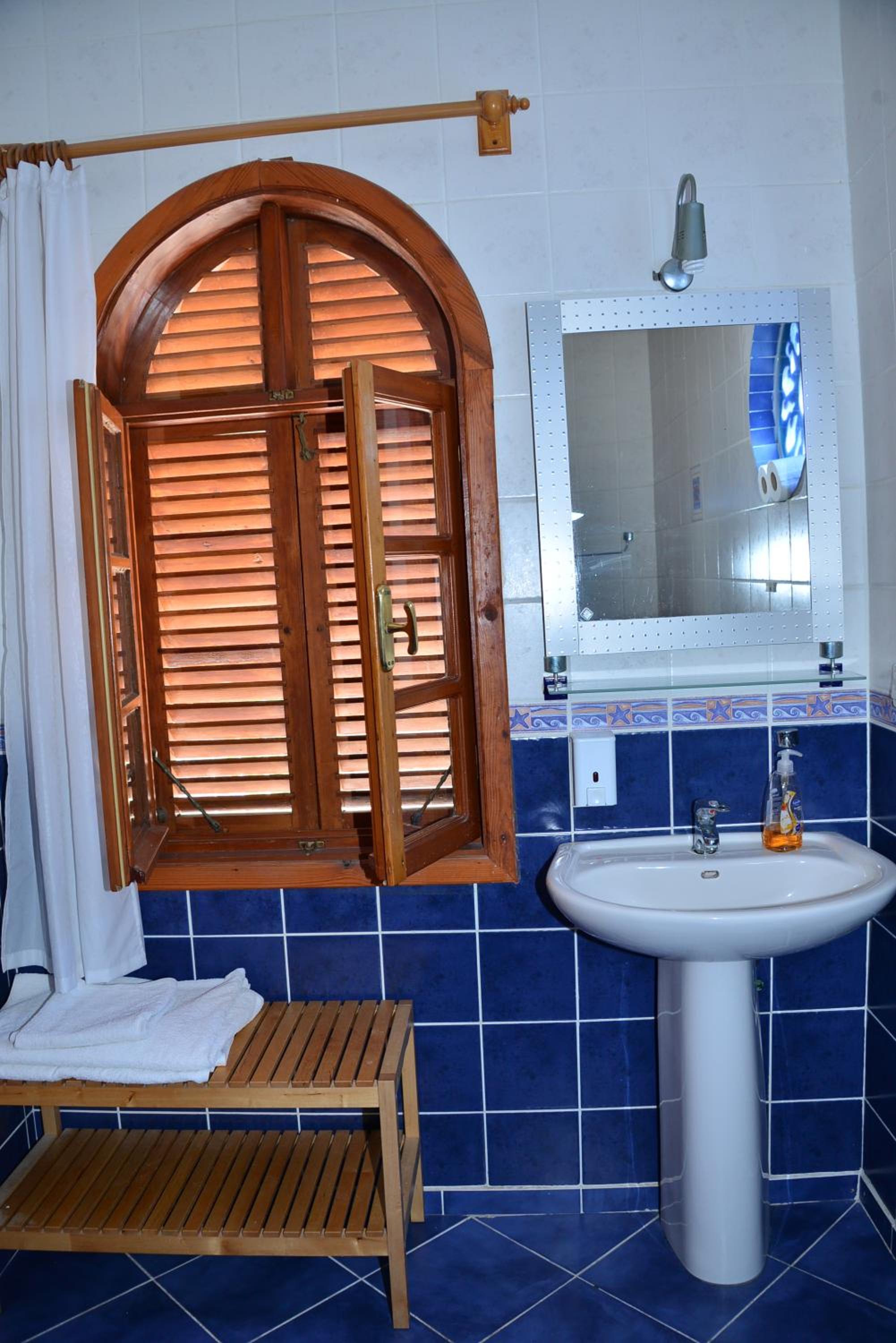 Standard Double Room photo 3