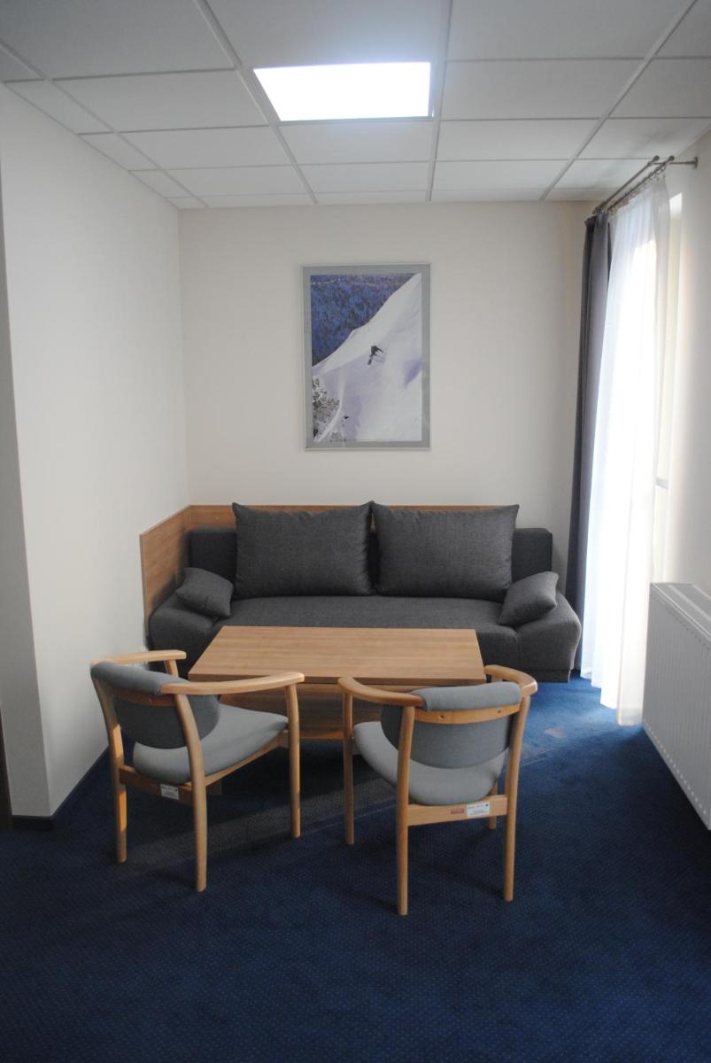 Large Twin Room photo 2