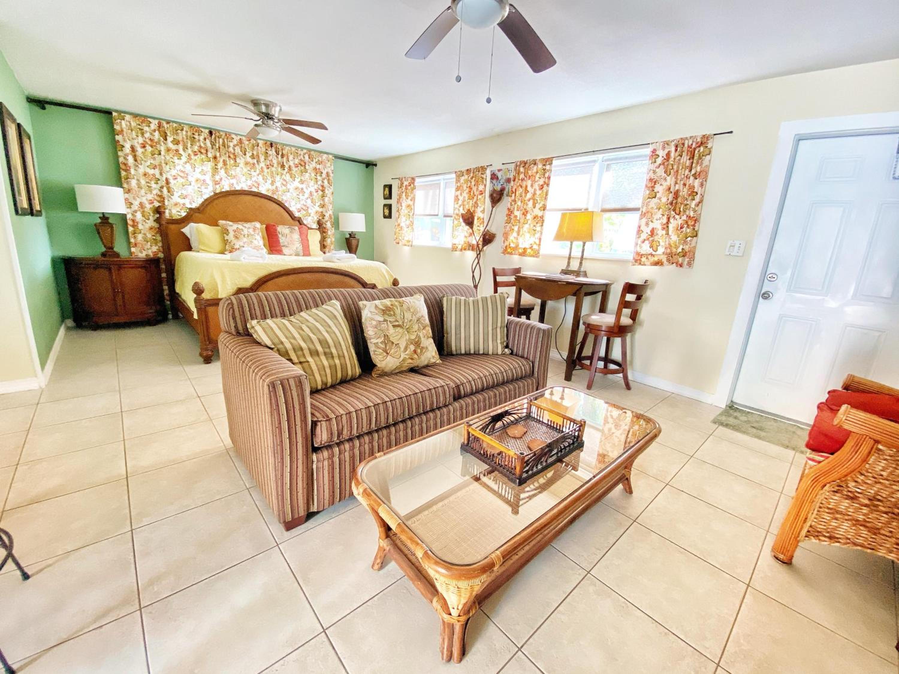 Studio Apartment