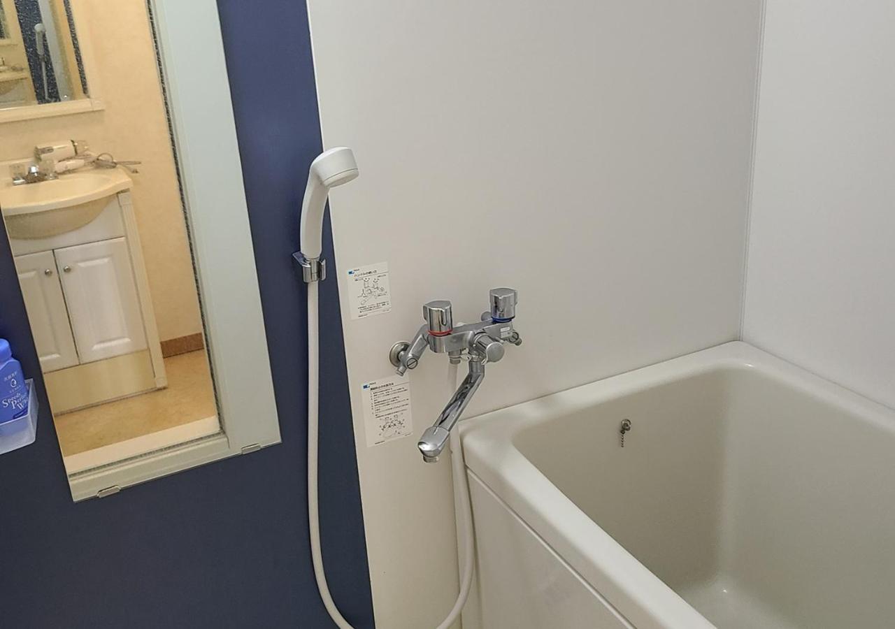 Standard Twin Room - Photo 14