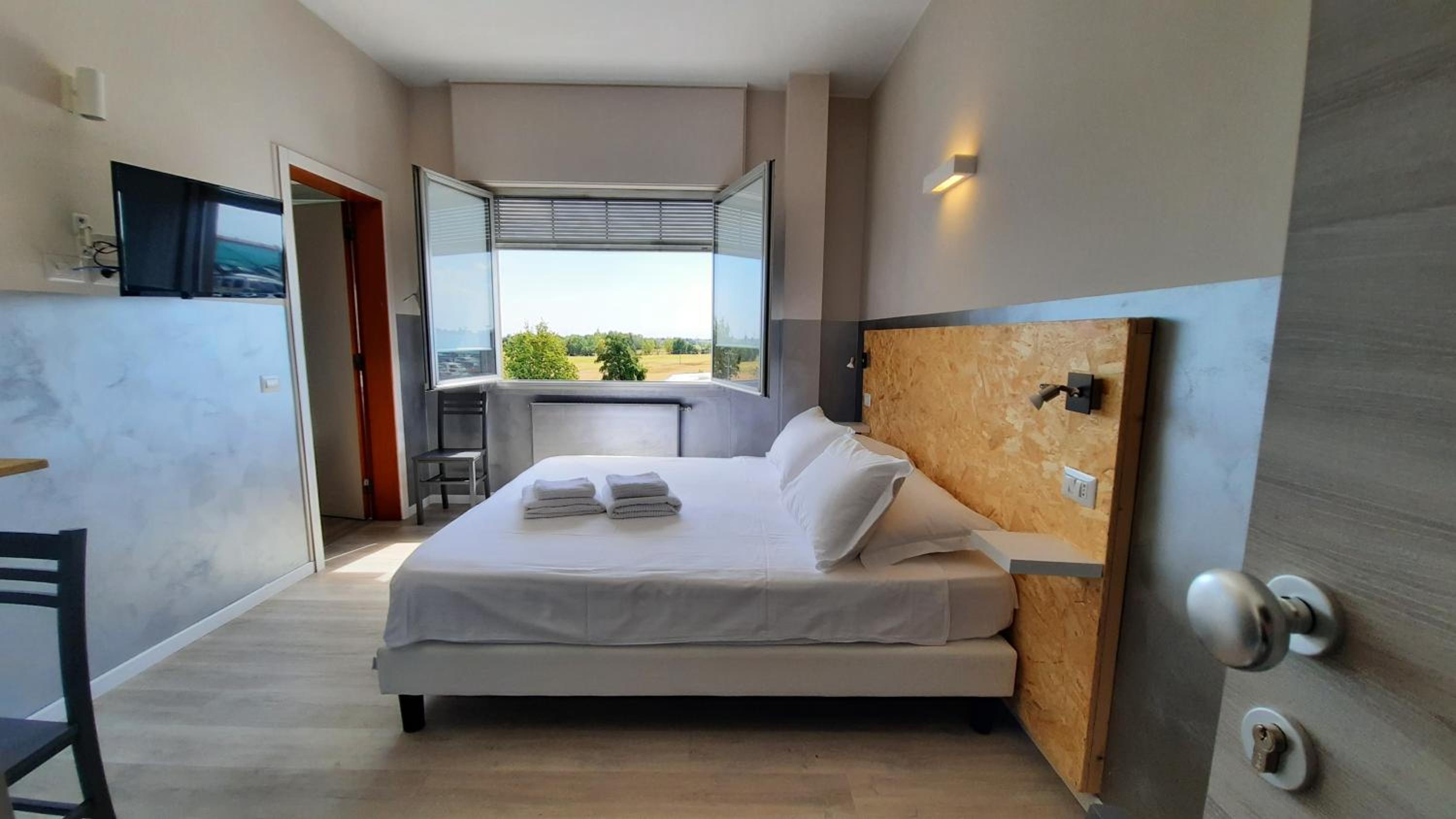 Double Room with Private Bathroom photo 2