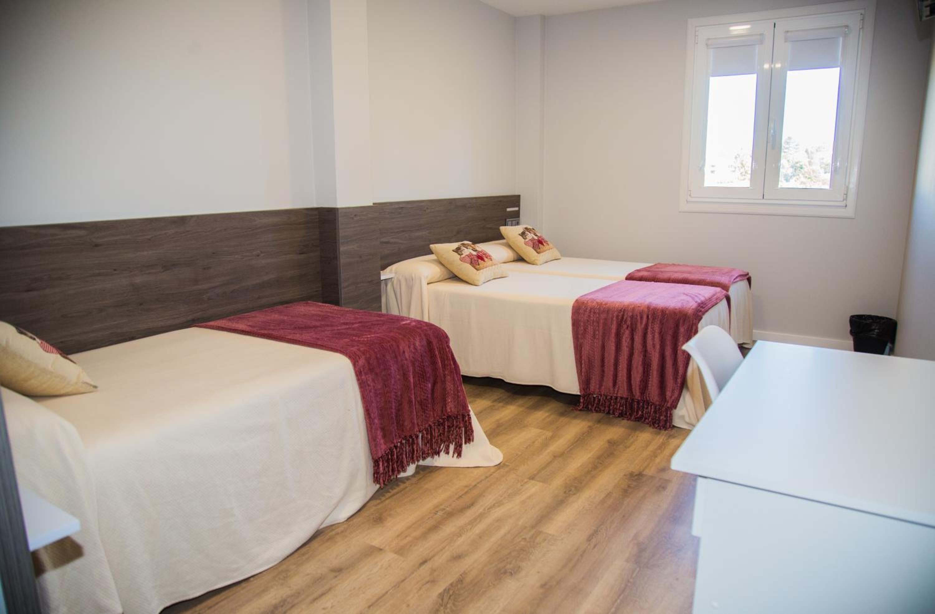 Habitación triple con baño