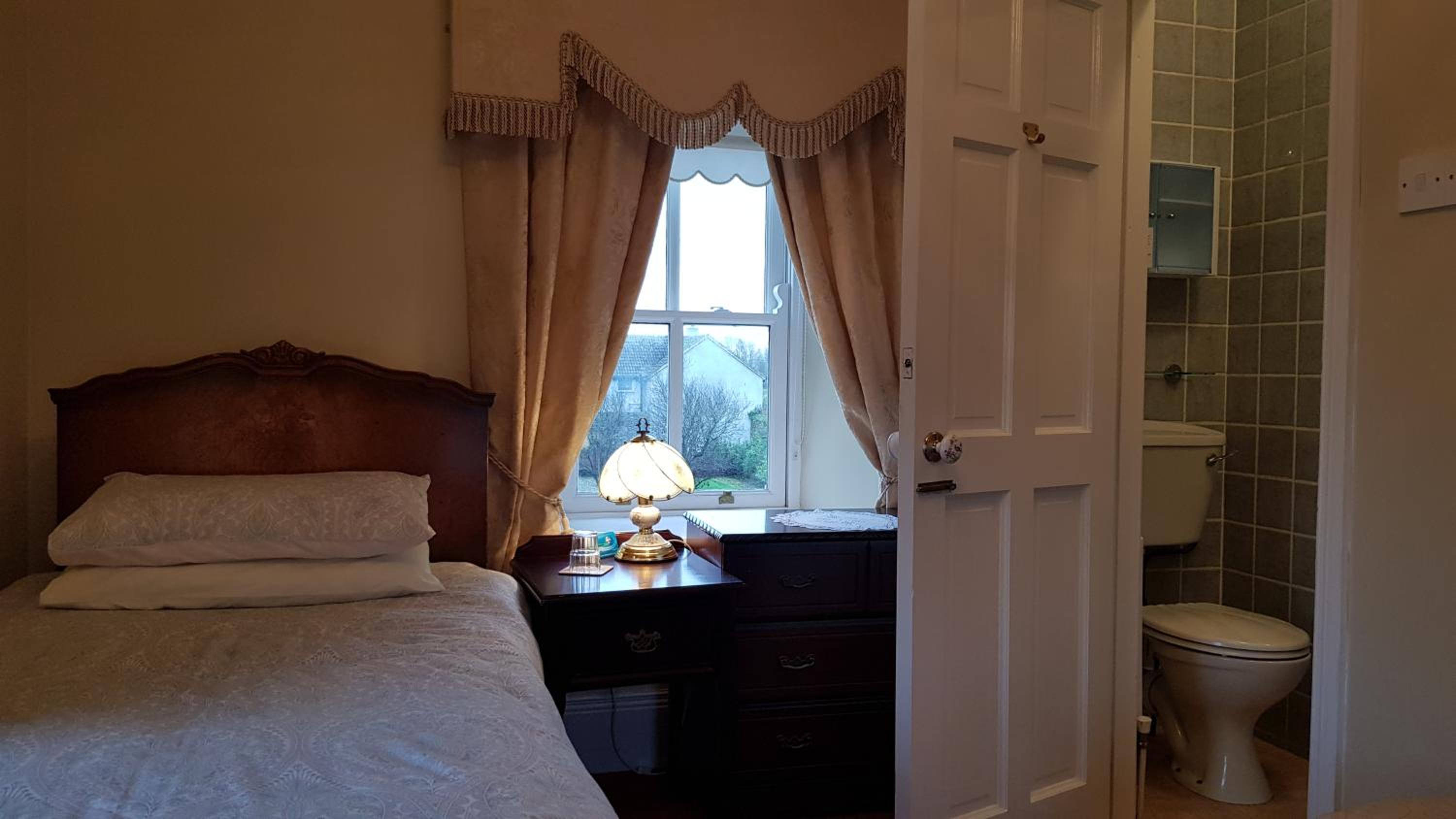 Twin Room - Photo 5