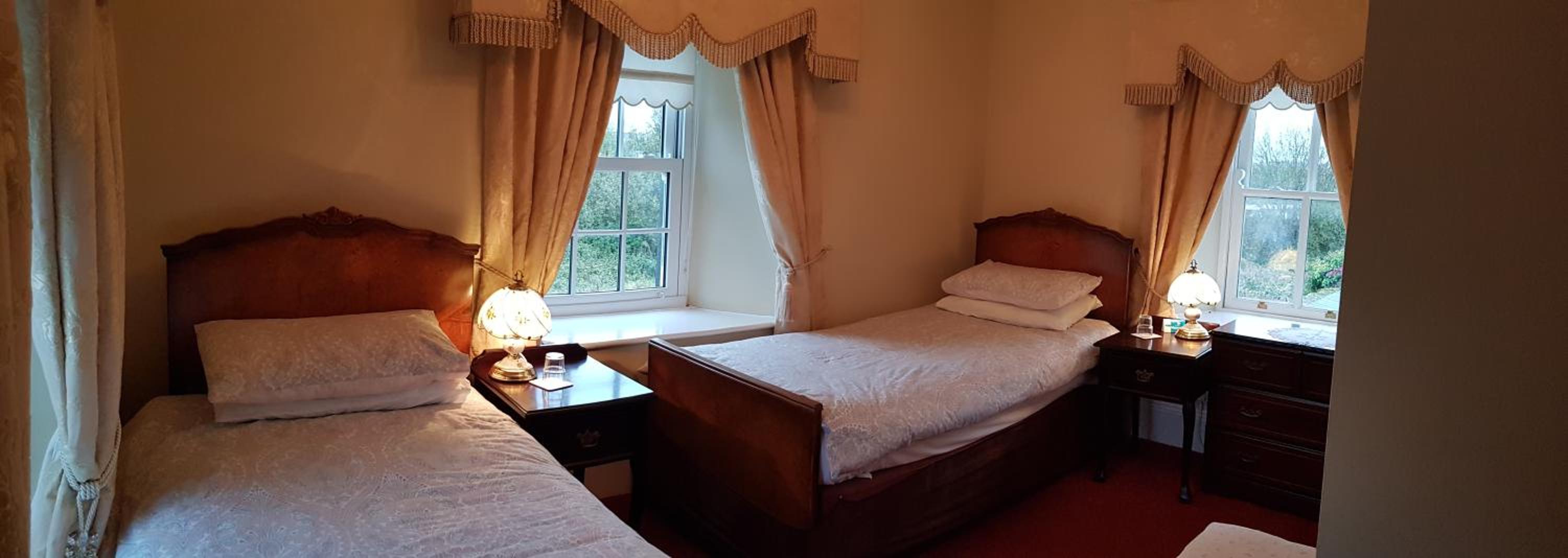 Twin Room - Photo 2