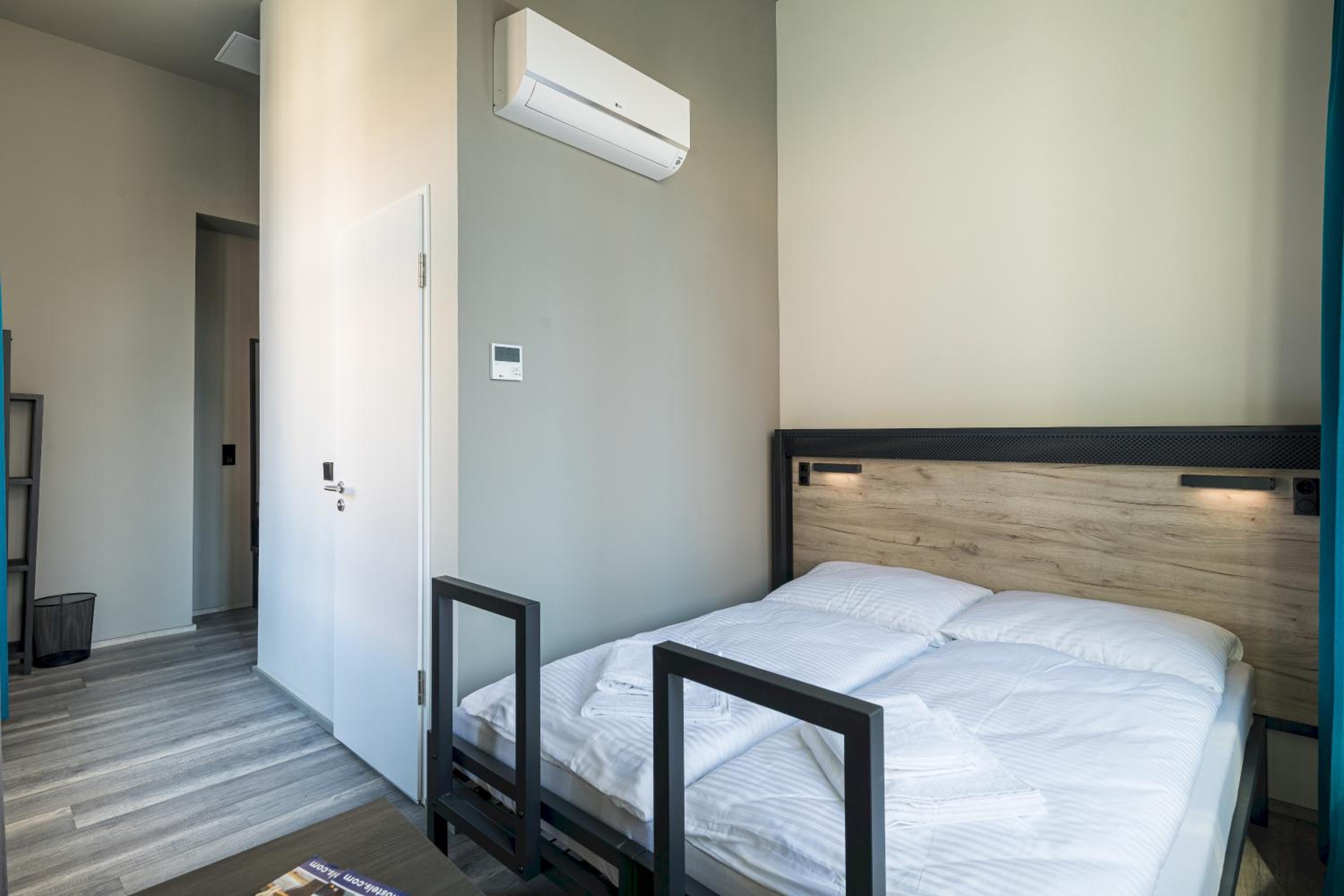 Twin Room - Photo 6