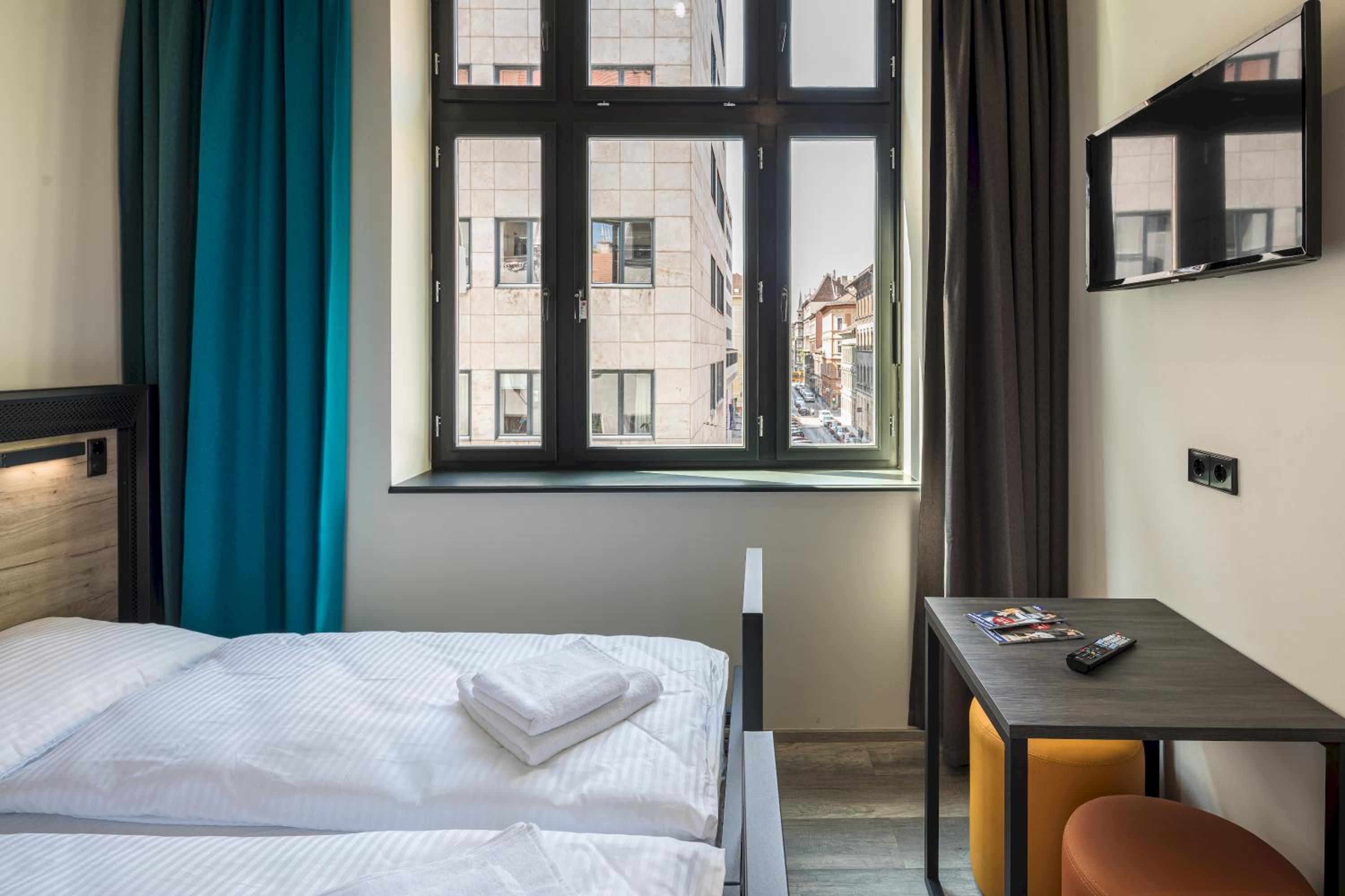 Twin room for Single use
