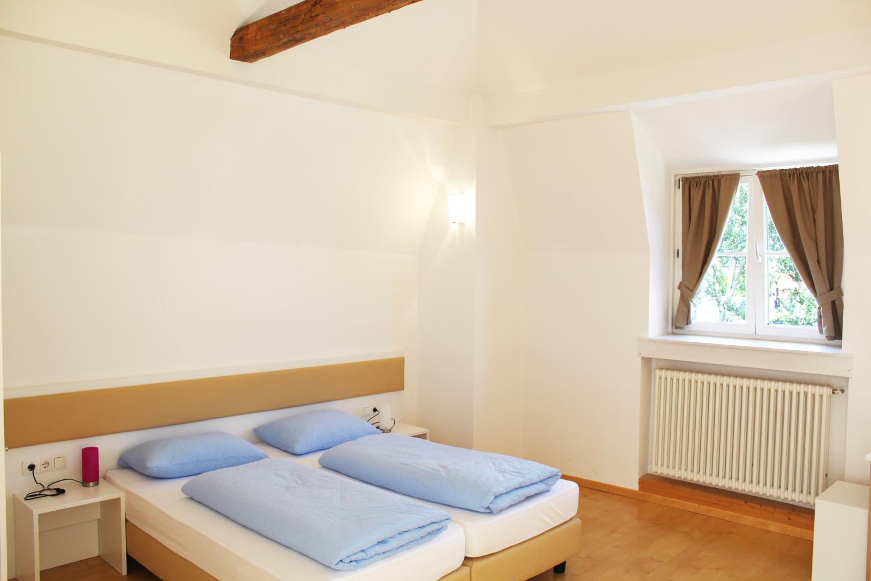 Large Double or Twin Room with Shared Bathroom
