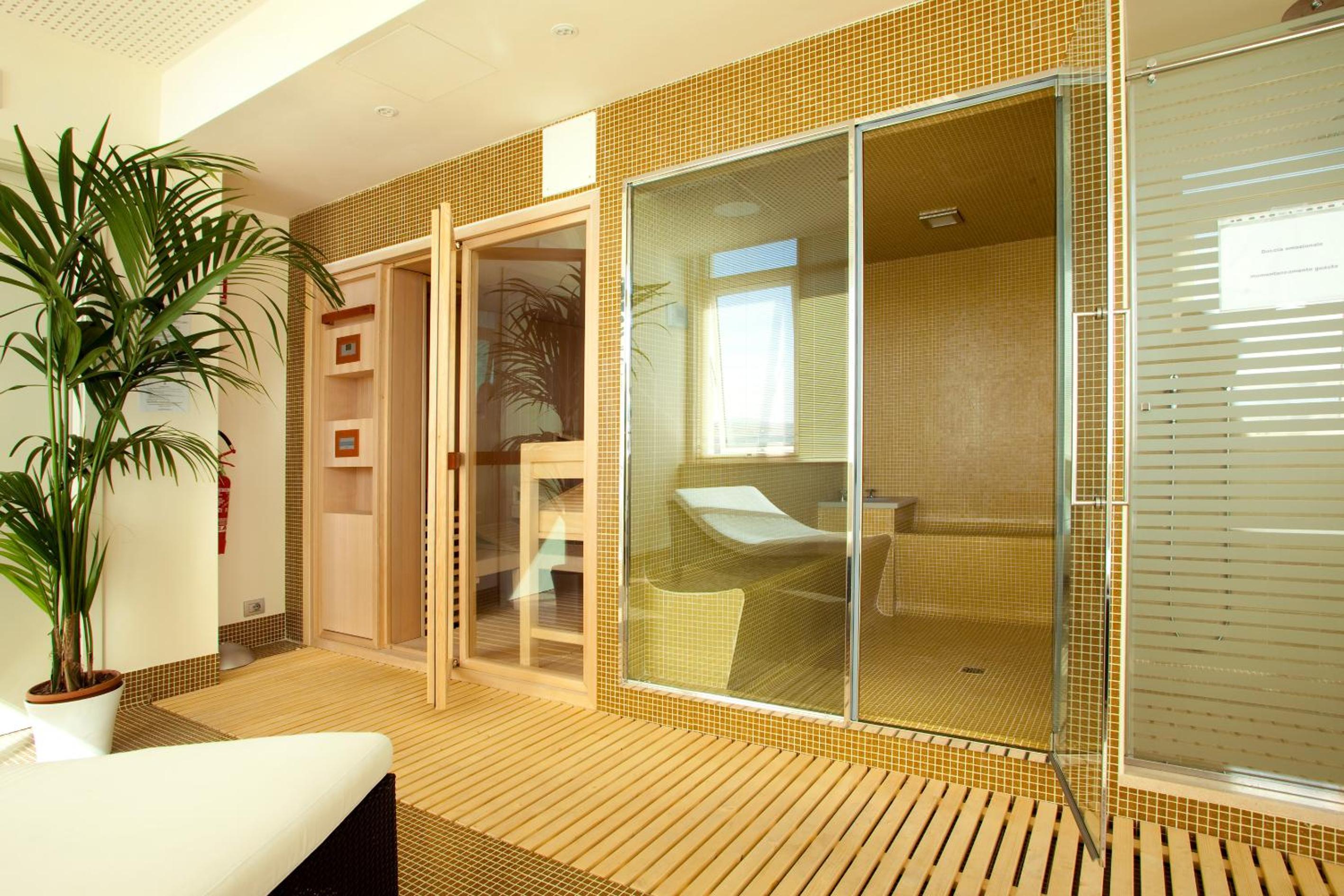 Double or Twin Room with Spa Access - Photo 2