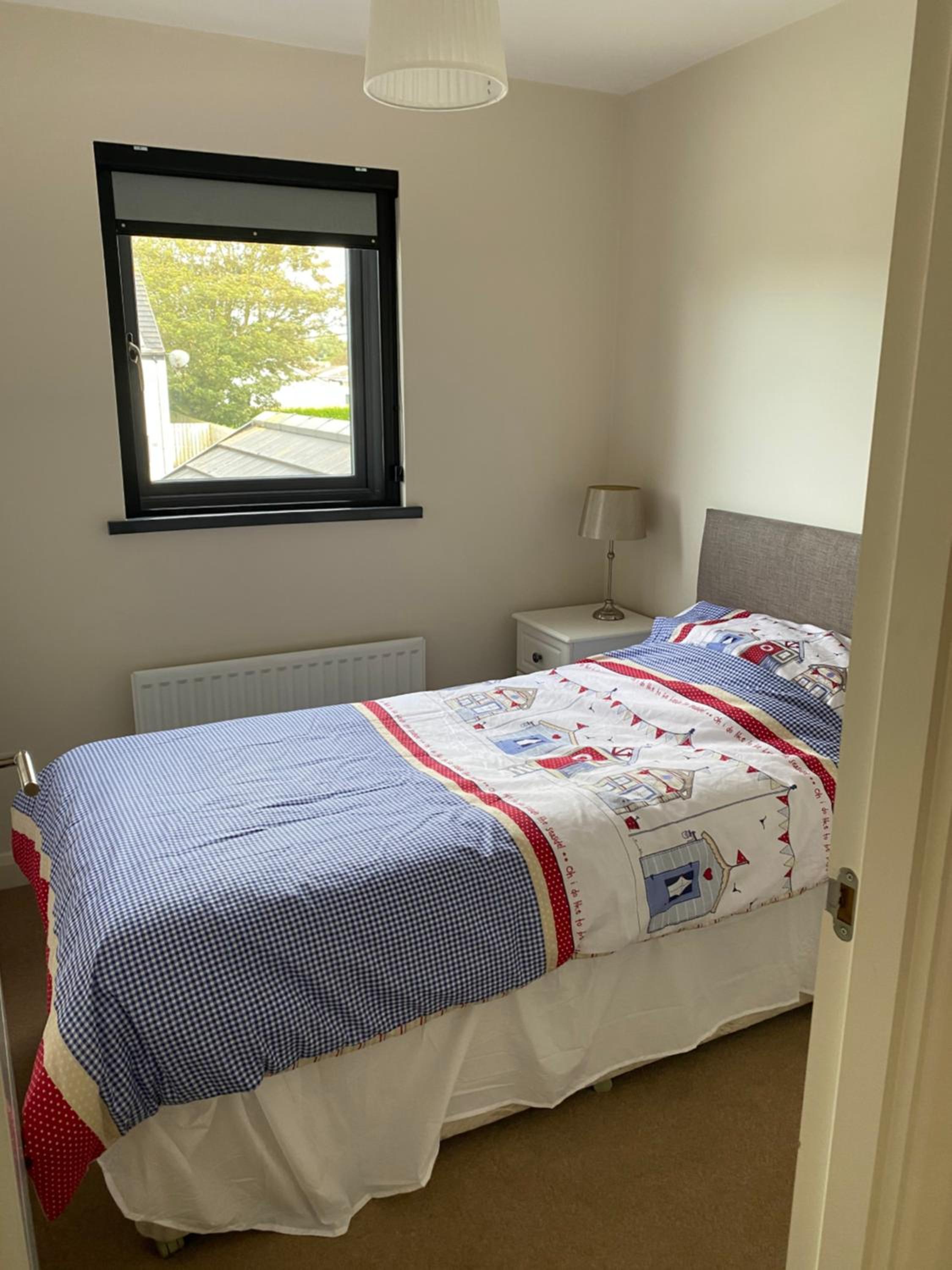 Three-Bedroom House photo 3