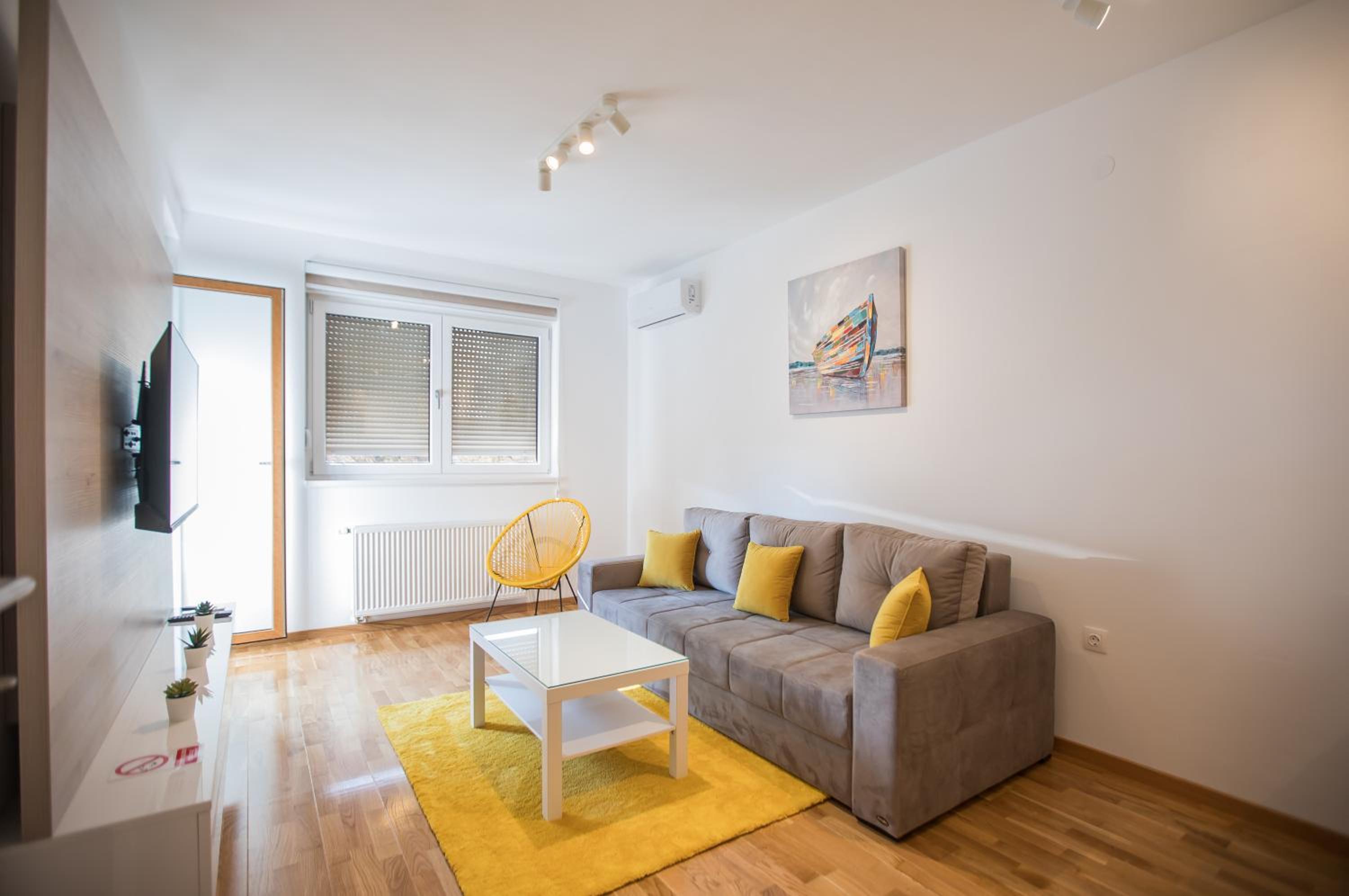 One-Bedroom Apartment