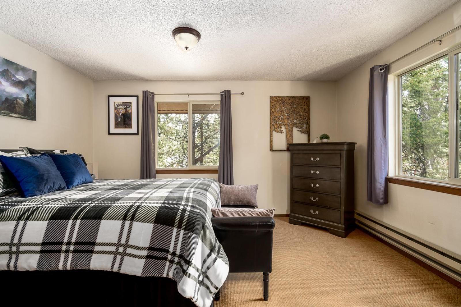 Three-Bedroom House photo 3