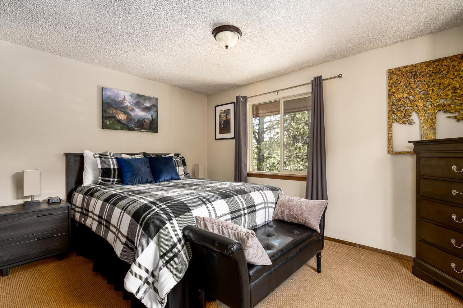 Three-Bedroom House photo 2