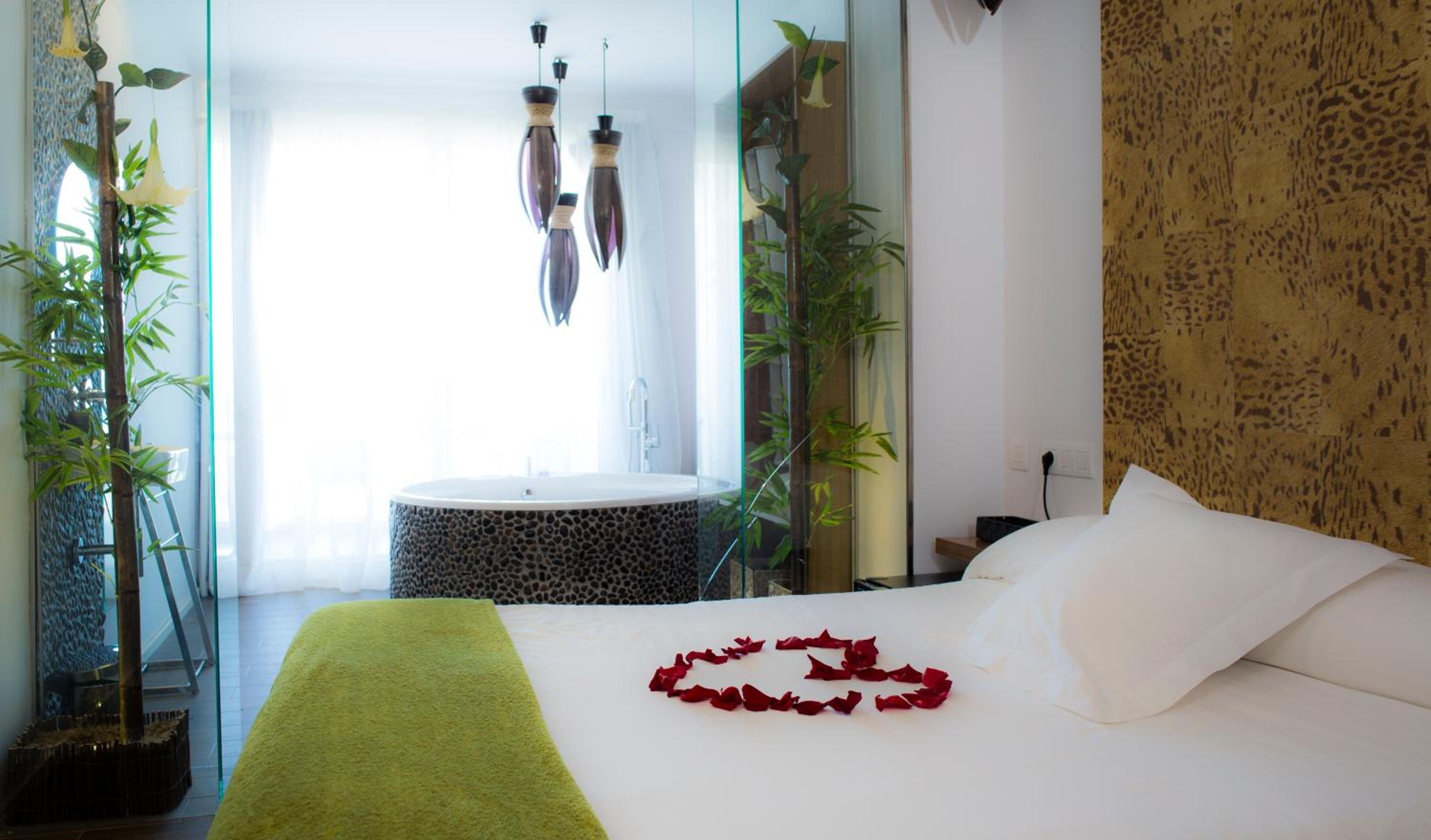 Junior Suite with Sea View - Photo 16